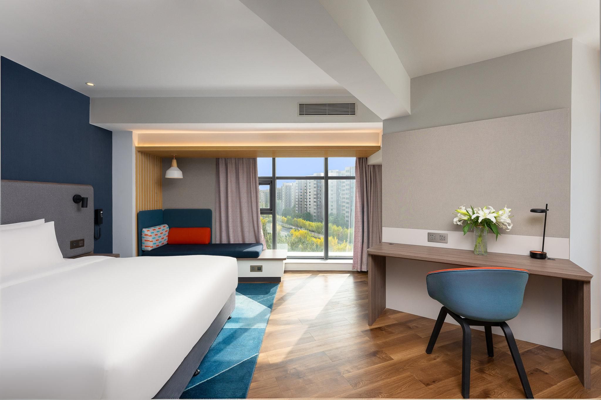 1 King Suite