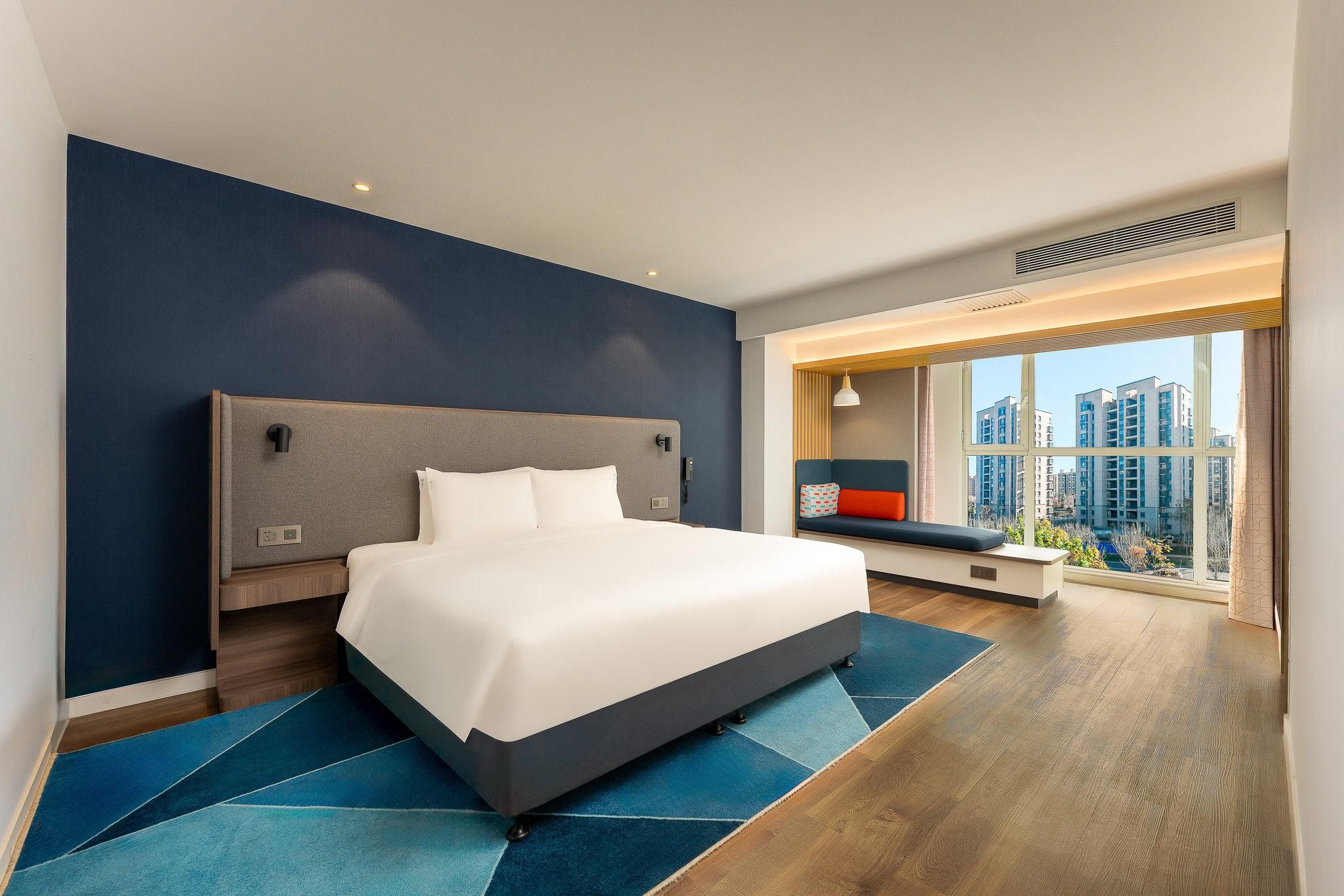 1 King 1 Bedroom Suite