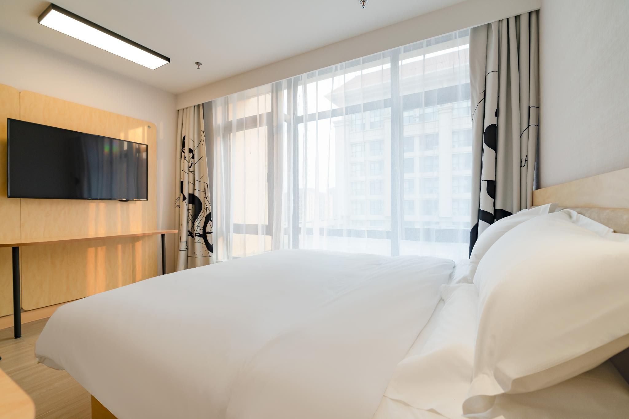 Huazhu - Superior BedRoom