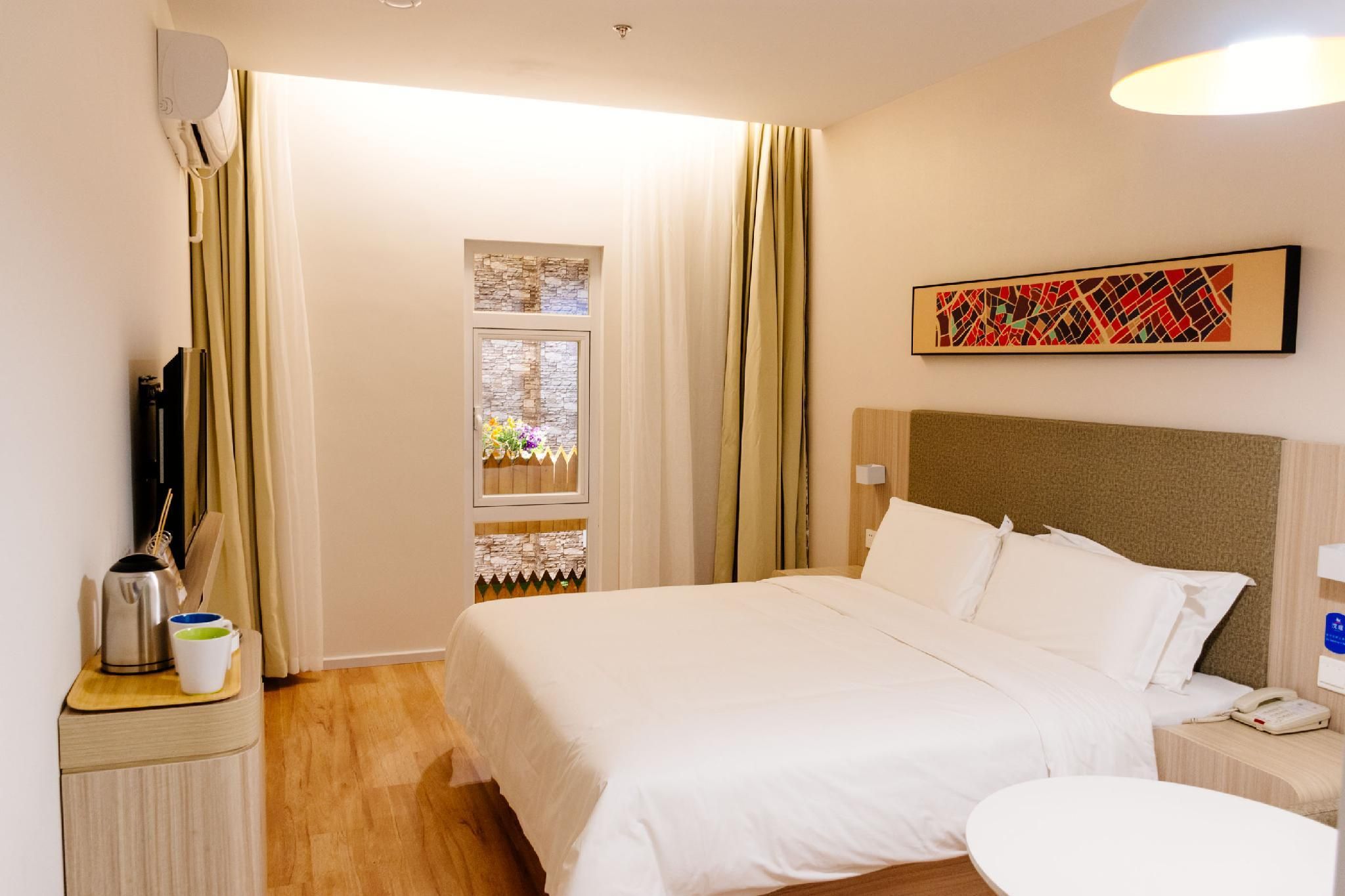 Queen Room A