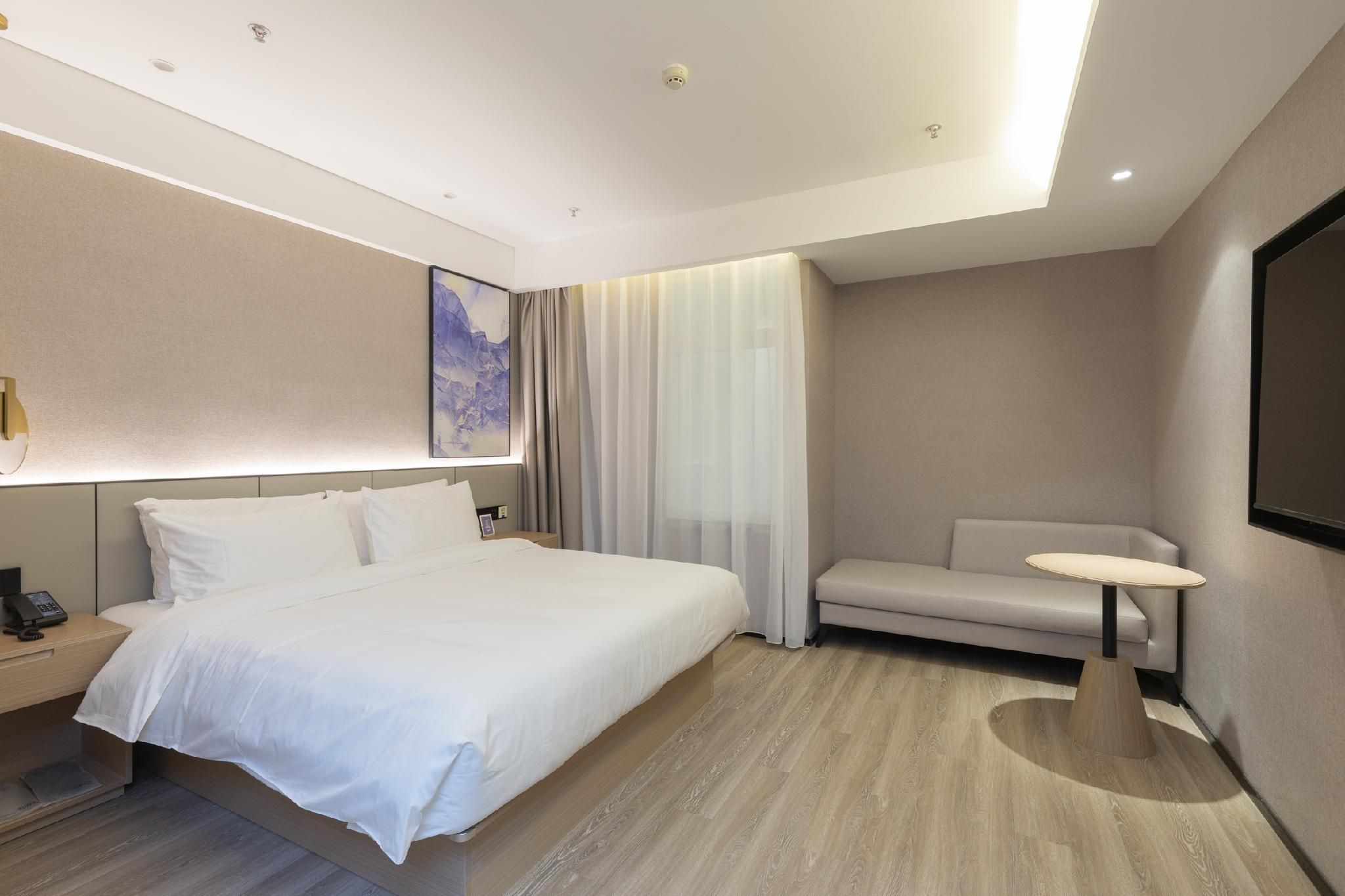 Huazhu - Cinema Bed Room