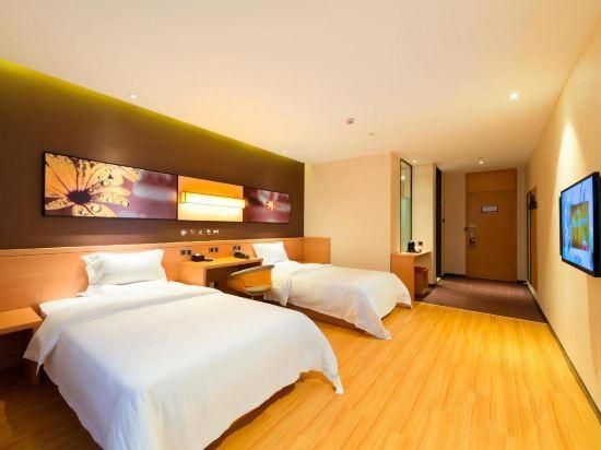 Super Twin Room