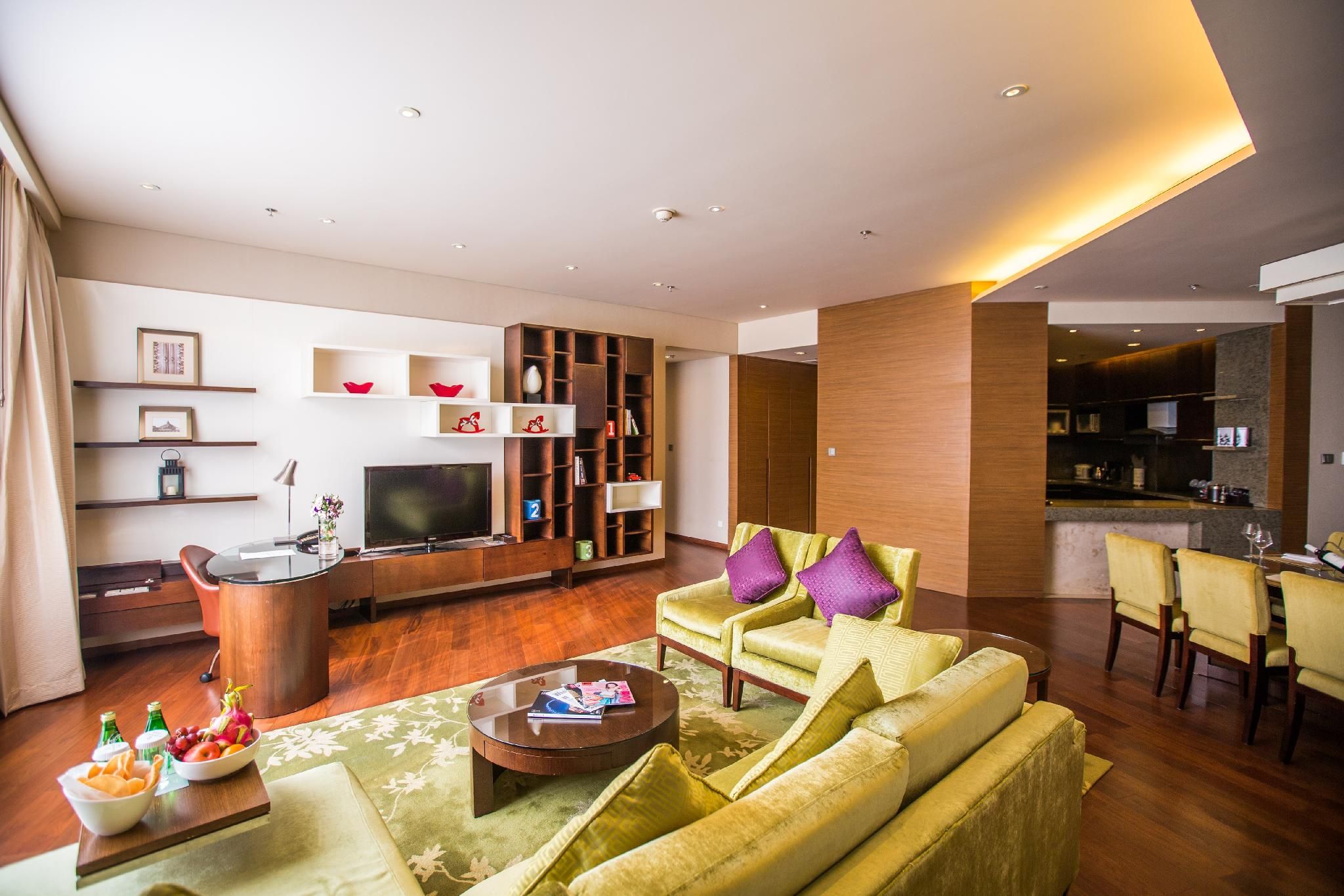 2 Bedroom Larger Apartment, Bedroom 1: 1 King, Bedroom 2: 1 King, City view