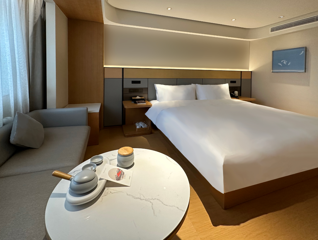 Huazhu - Room With Bed