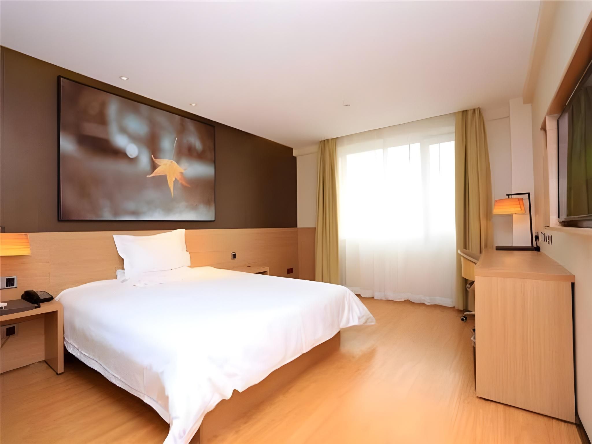 IU Compact U S Bed Room