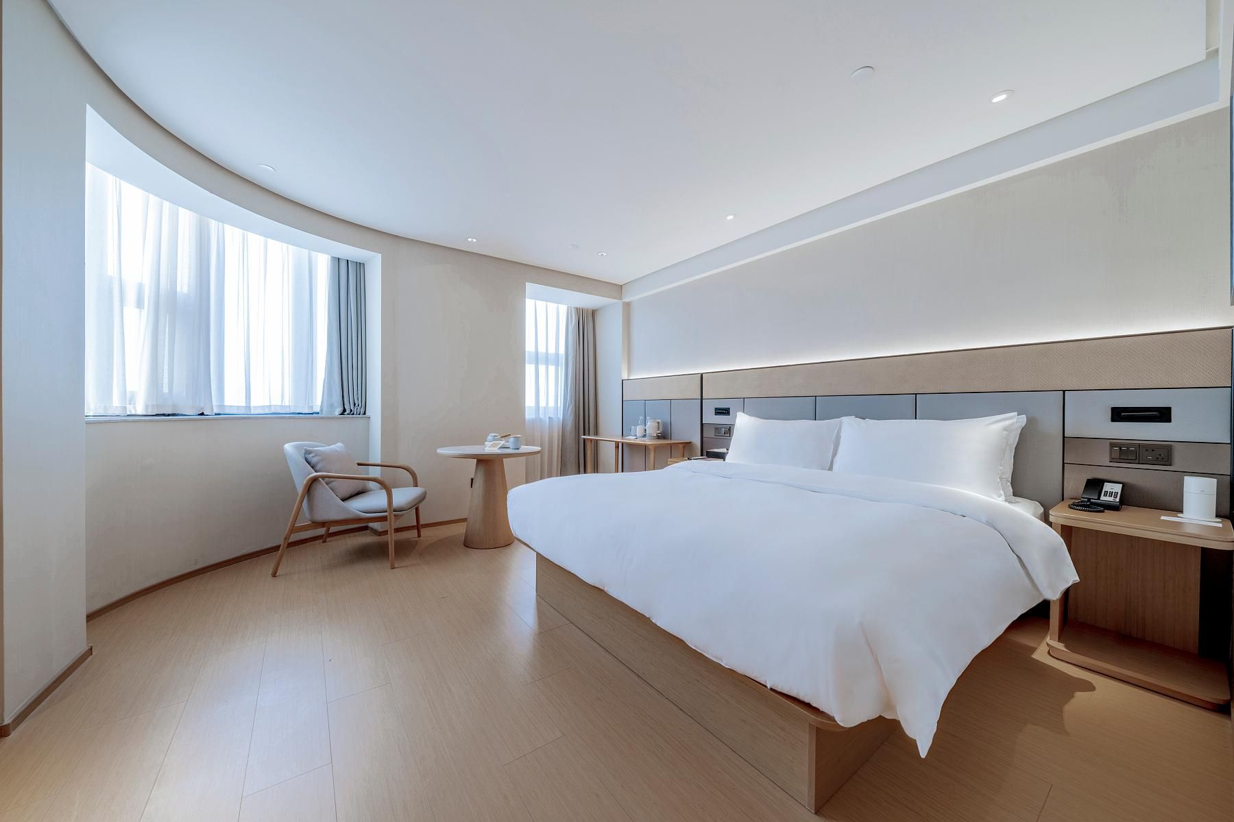 Huazhu - Room With View