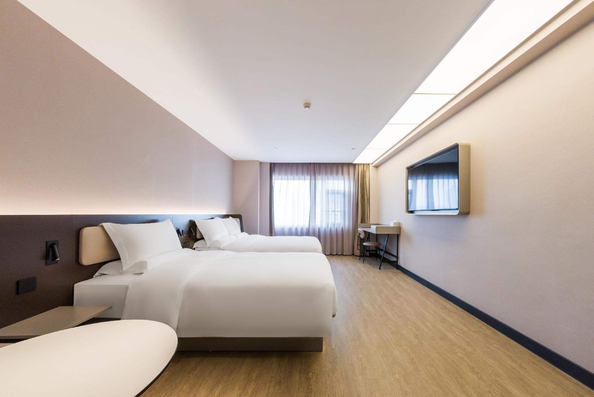 Huazhu - Family Room