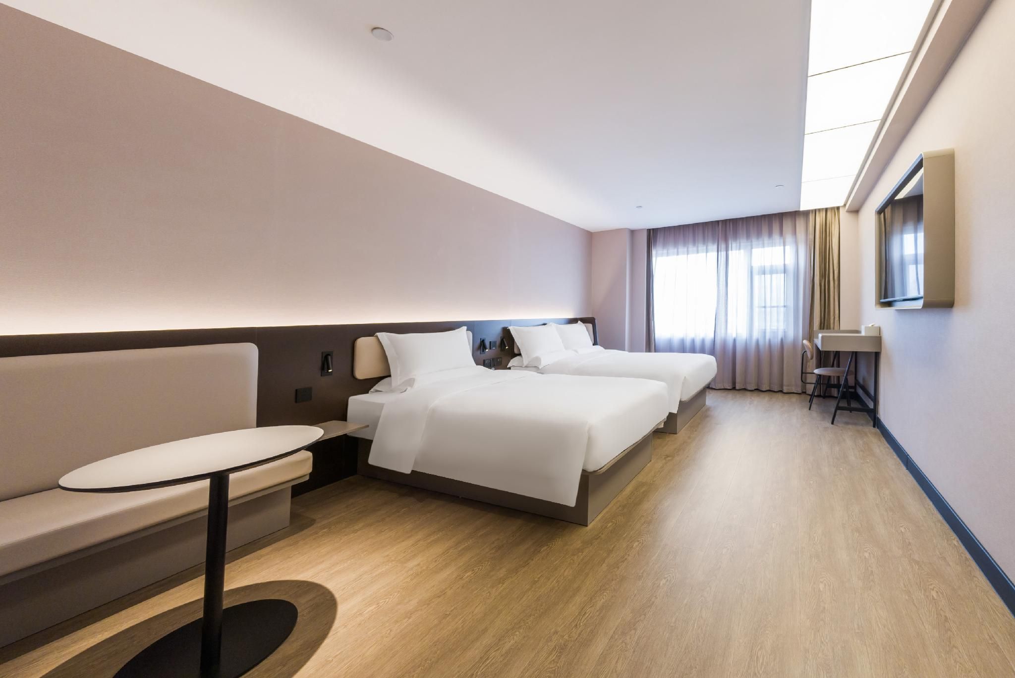 Huazhu - Family Room