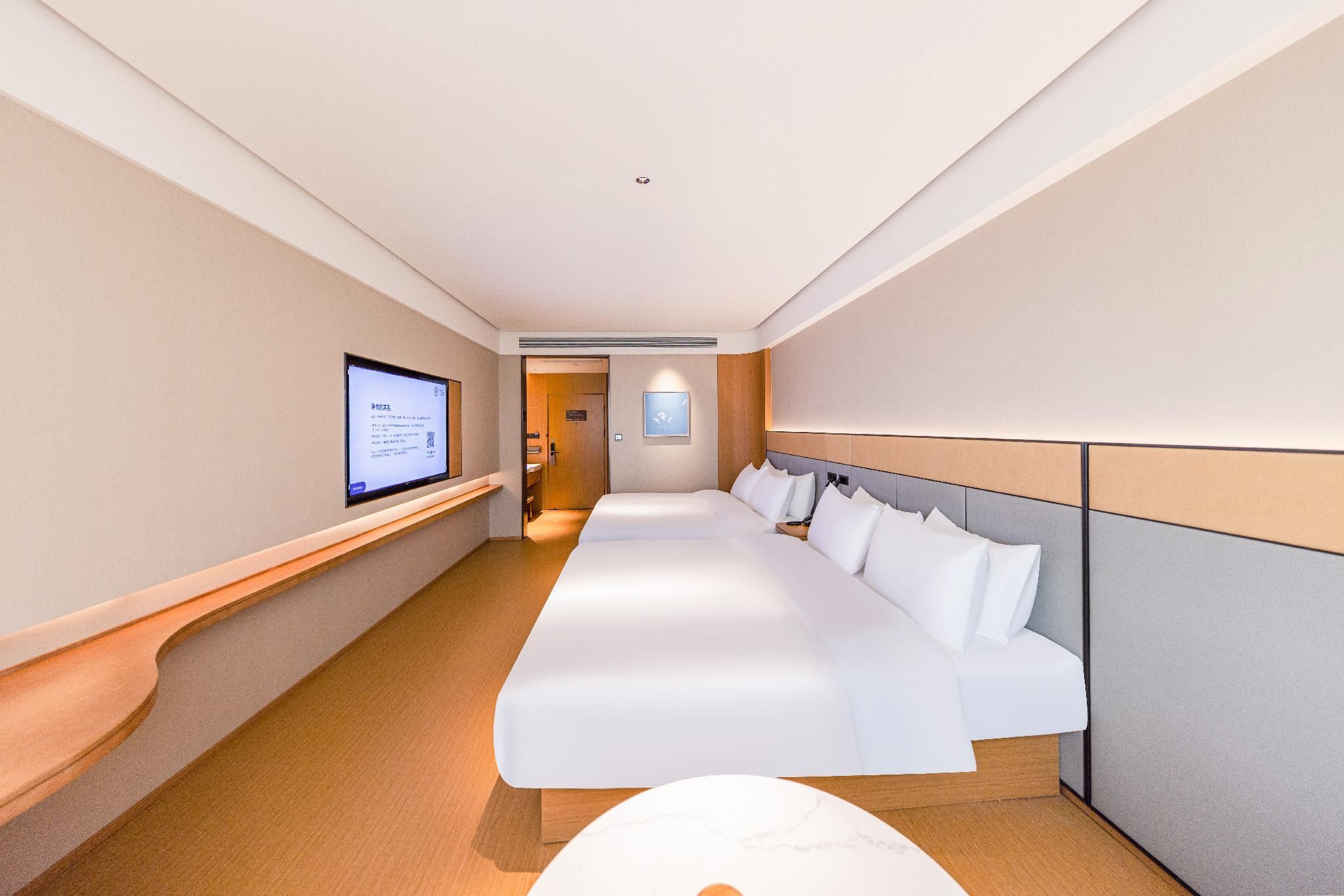 Huazhu - Deluxe Family Room