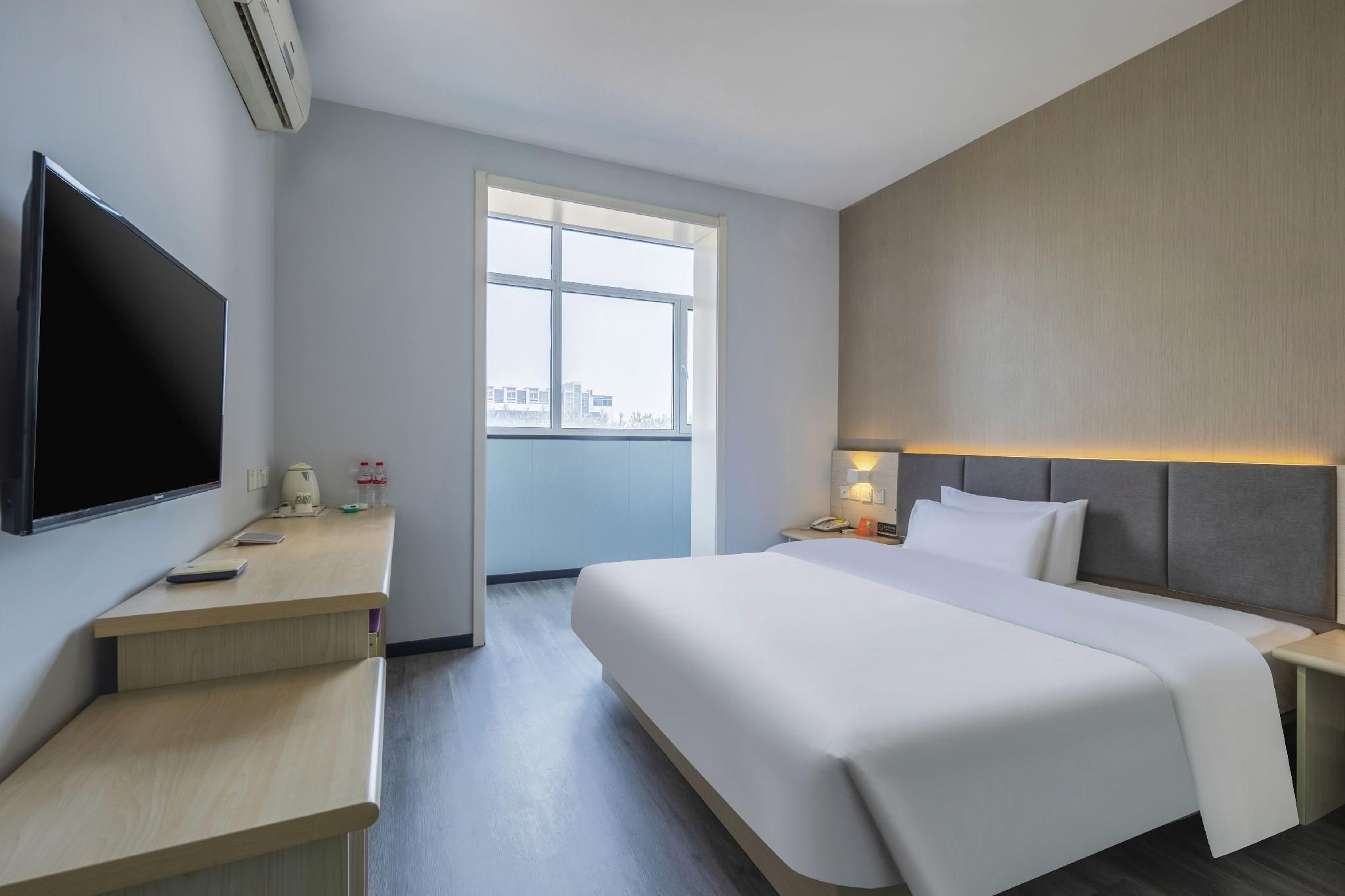 WH - Traditional Bed Room