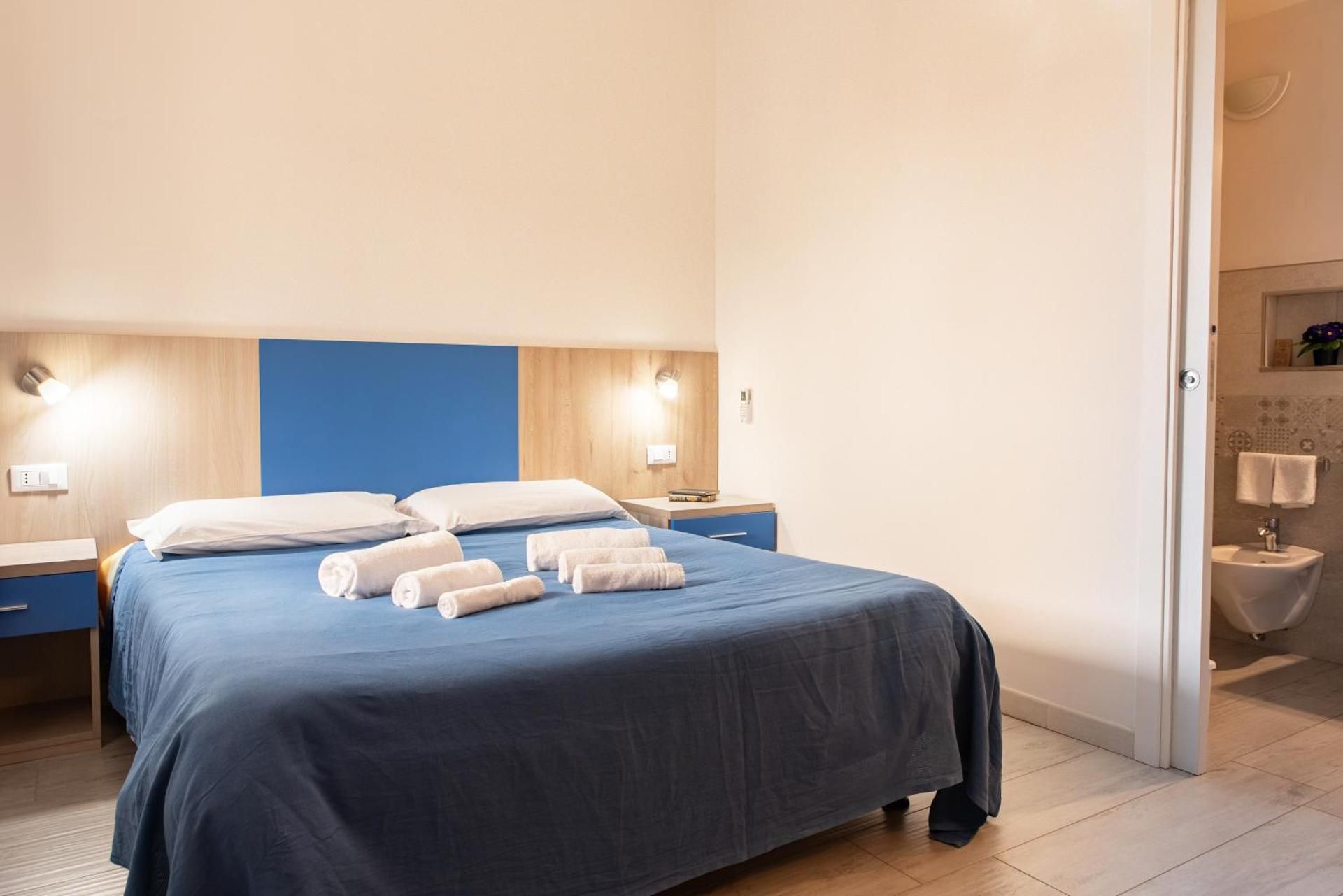 Bed & Blu Double Room