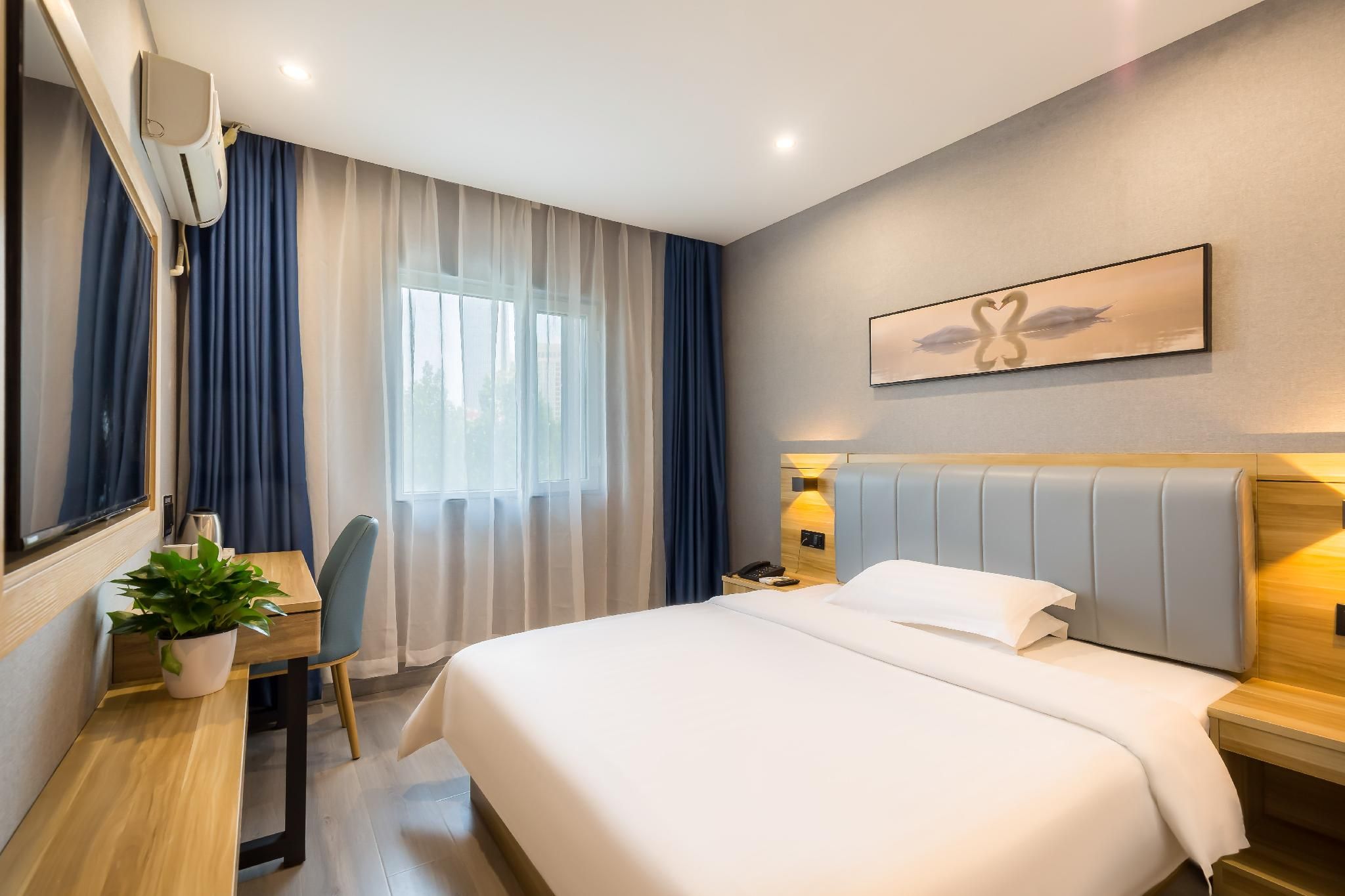 1 King Room