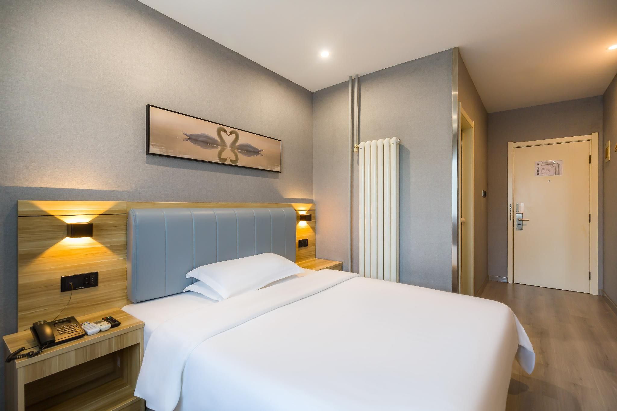 1 King Room