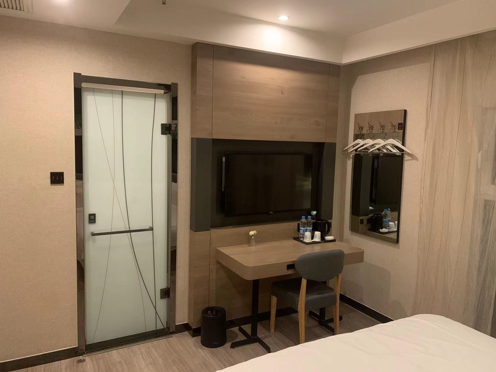 Queen Room A