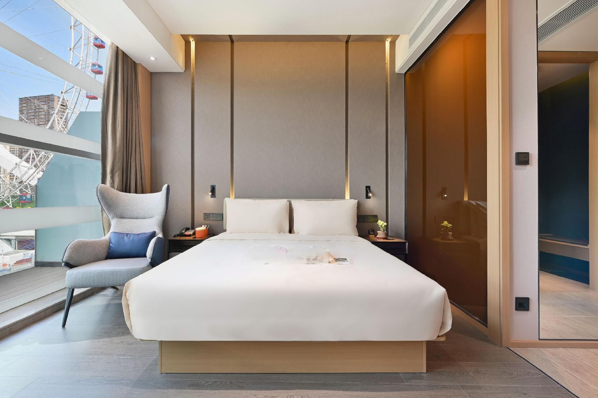 Jimu Double Room with Ferris Wheel View