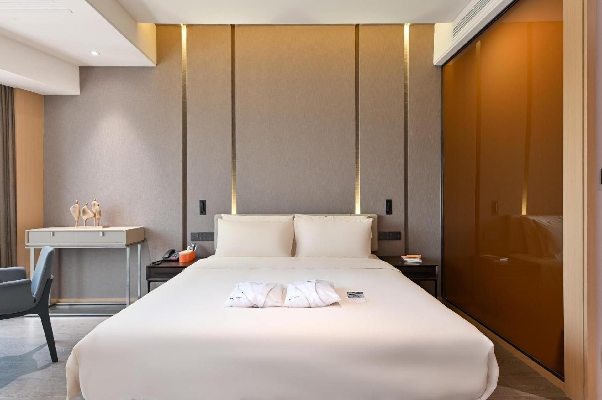 Jimu Double Room with Inner Window