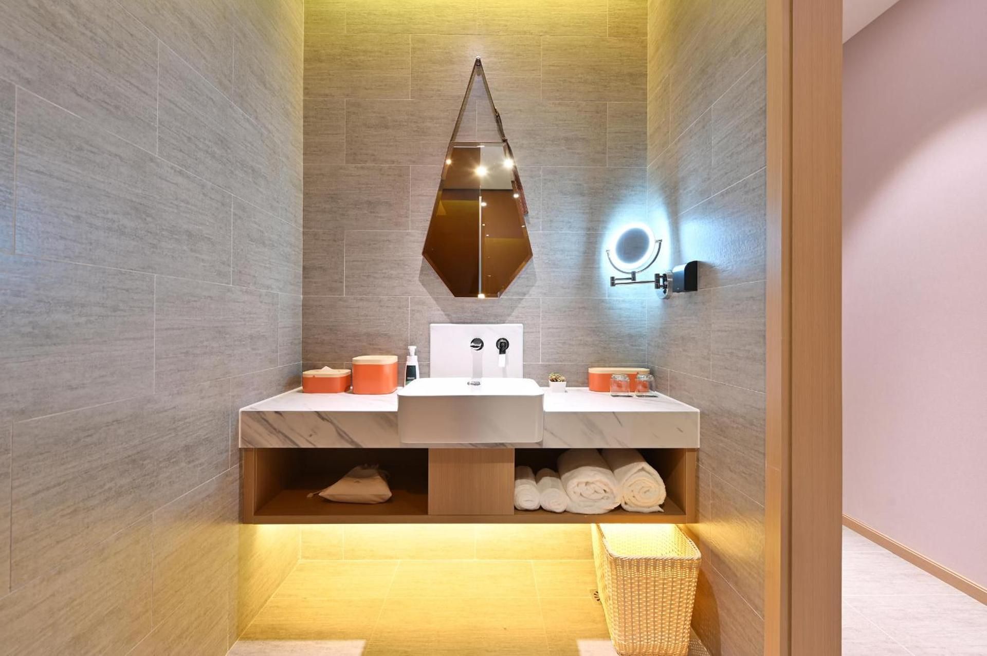 Jimu Double Room with Inner Window