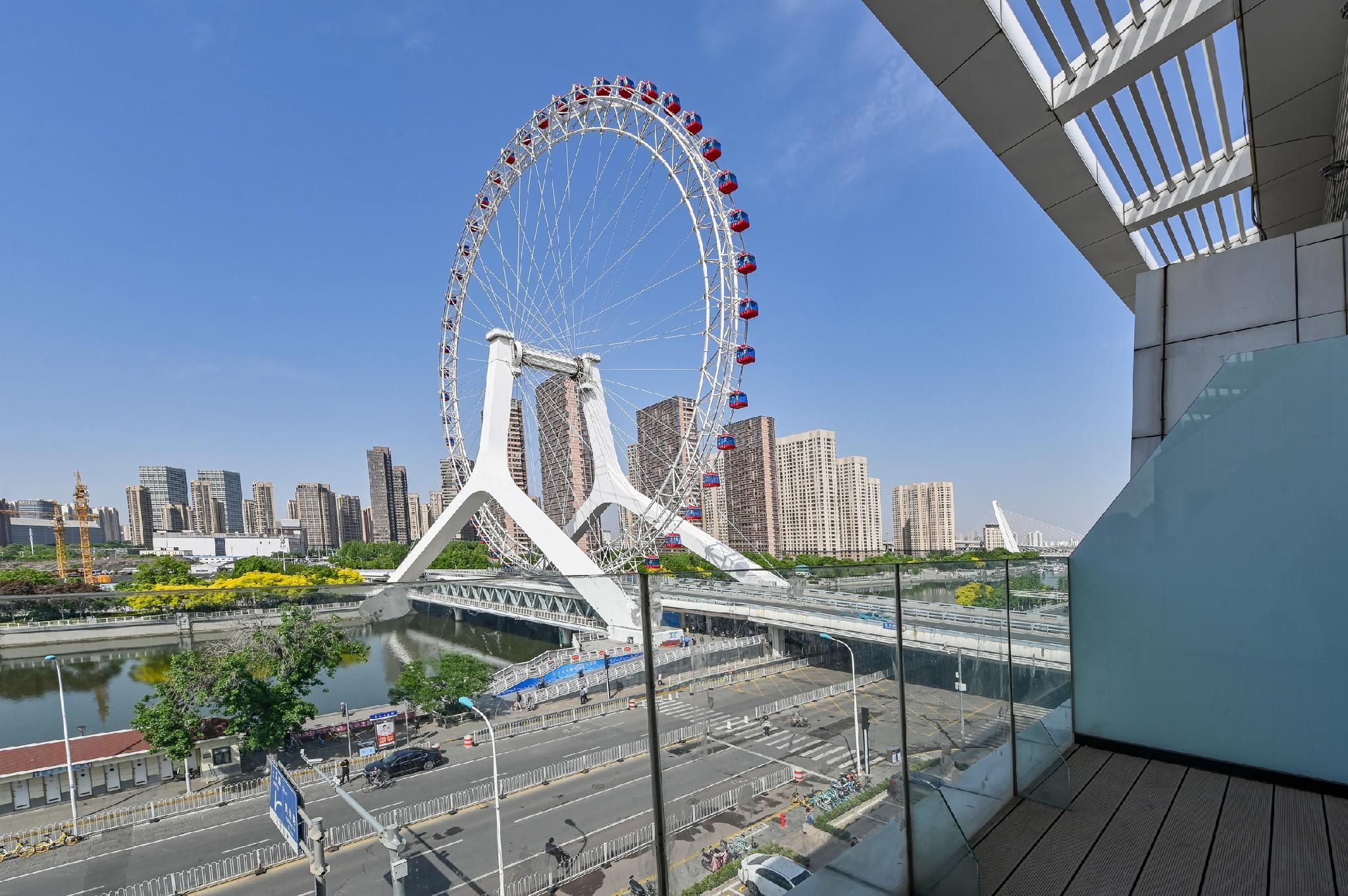Atour - JIMU Sky Wheel View 1 Bed Room with Balcony