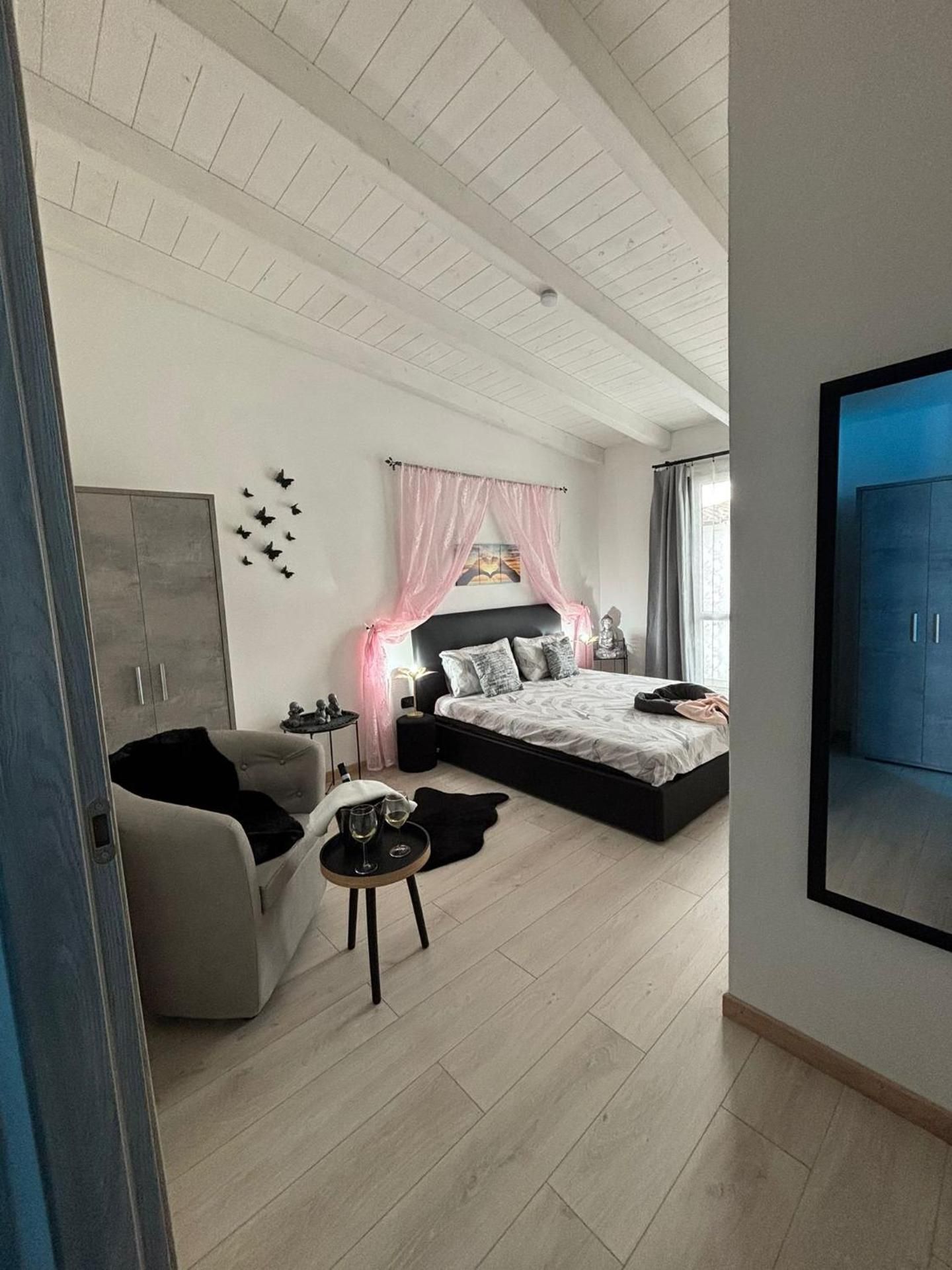 Queen Room with Balcony