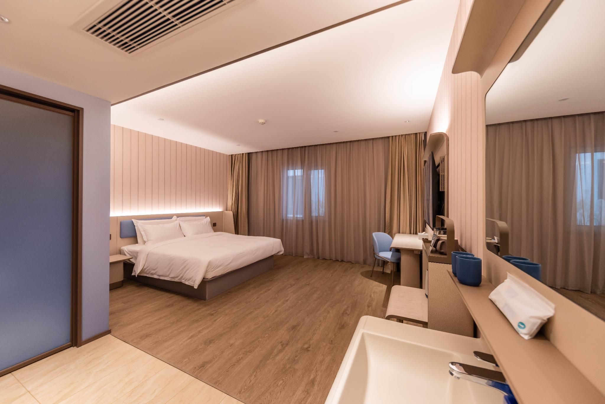 Huazhu - Superior BedRoom