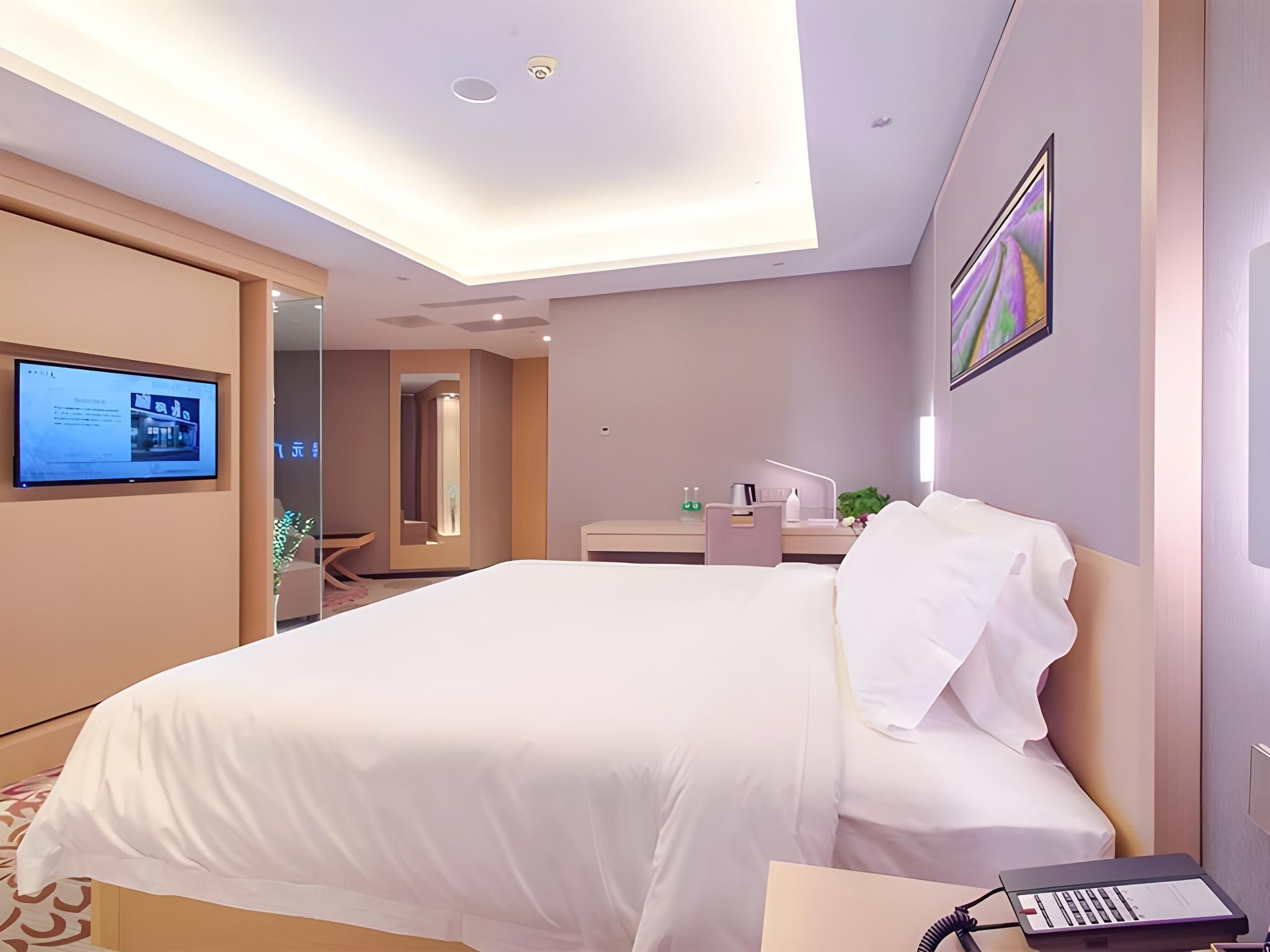 Business Queen Room