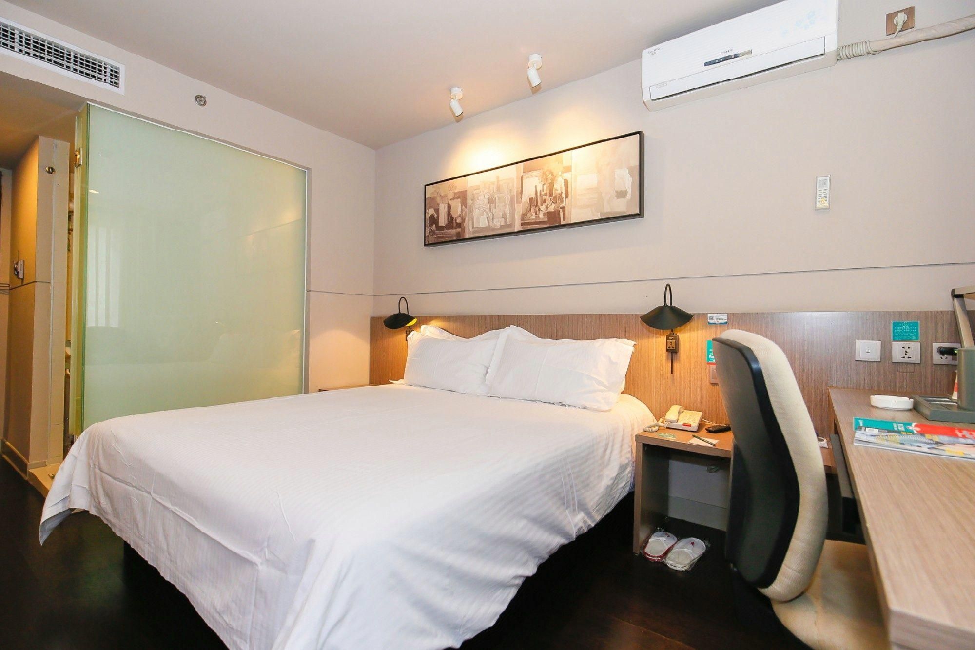 WH - Standard Room