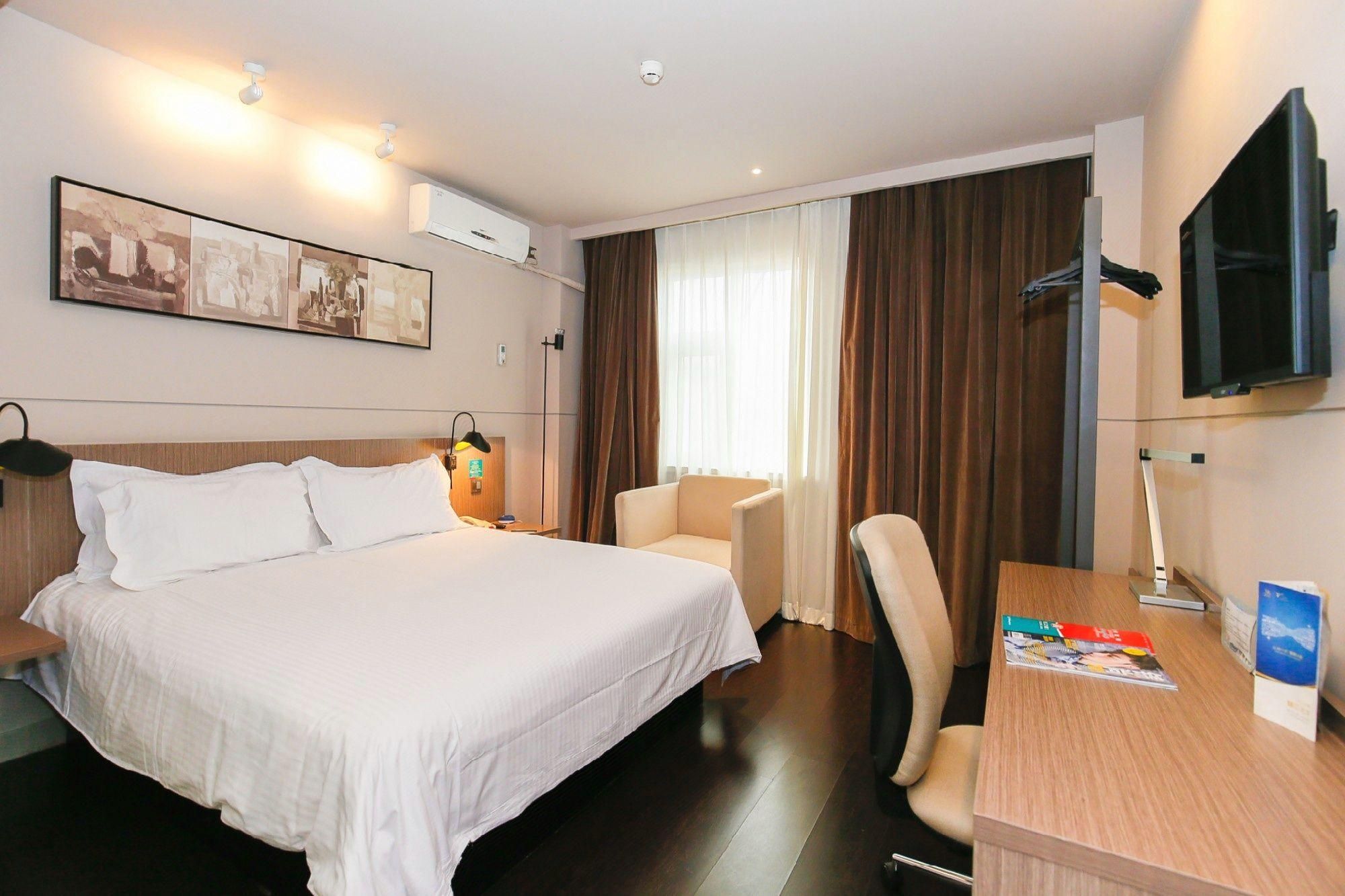 WH - Superior Bed Room