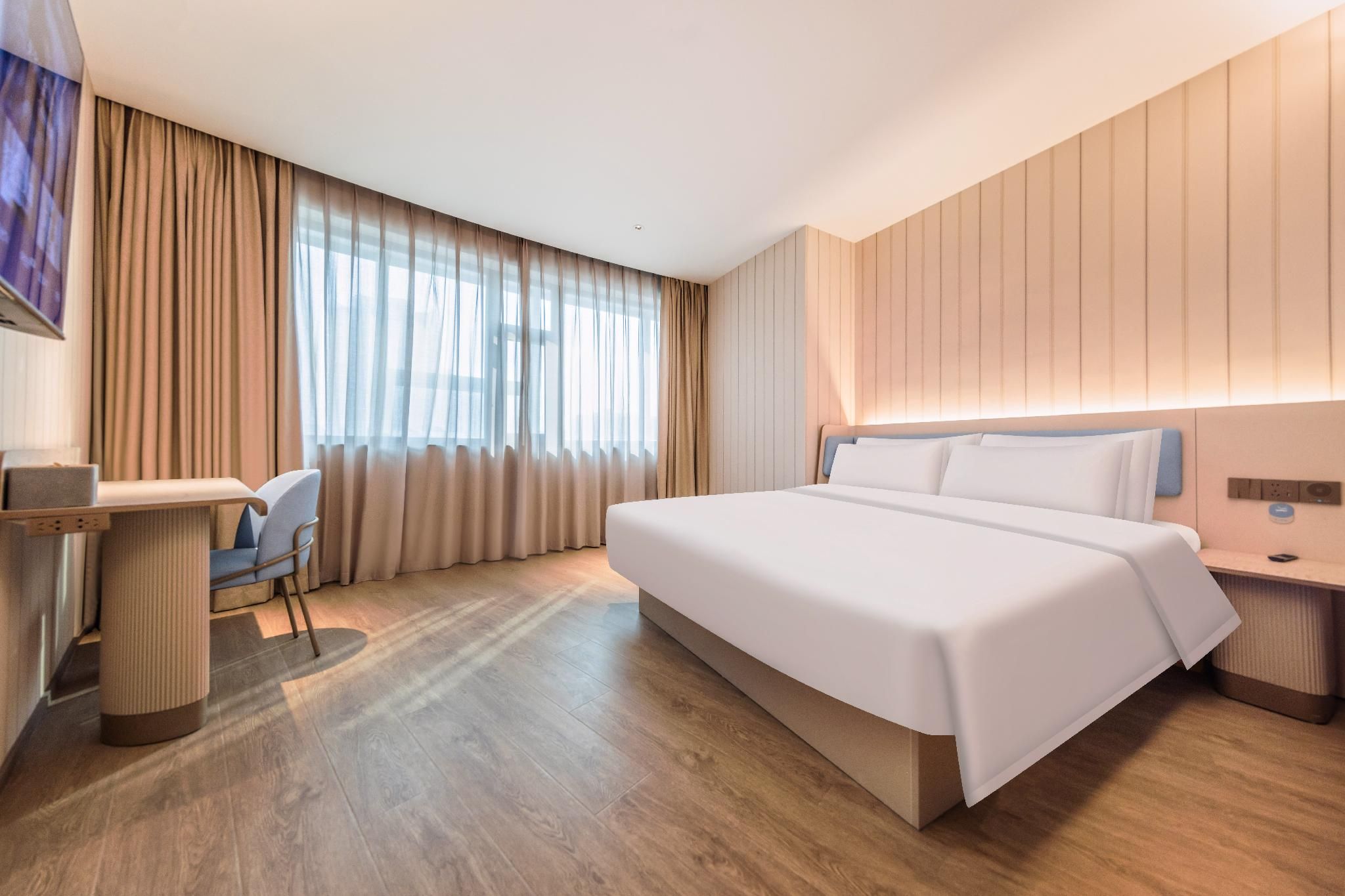 Huazhu - Deluxe Bed Room