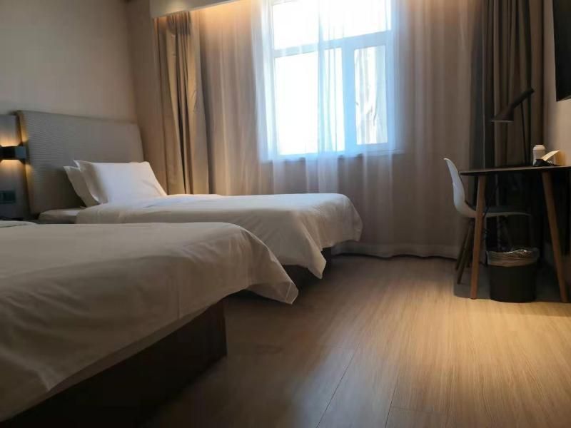Business Twin Room