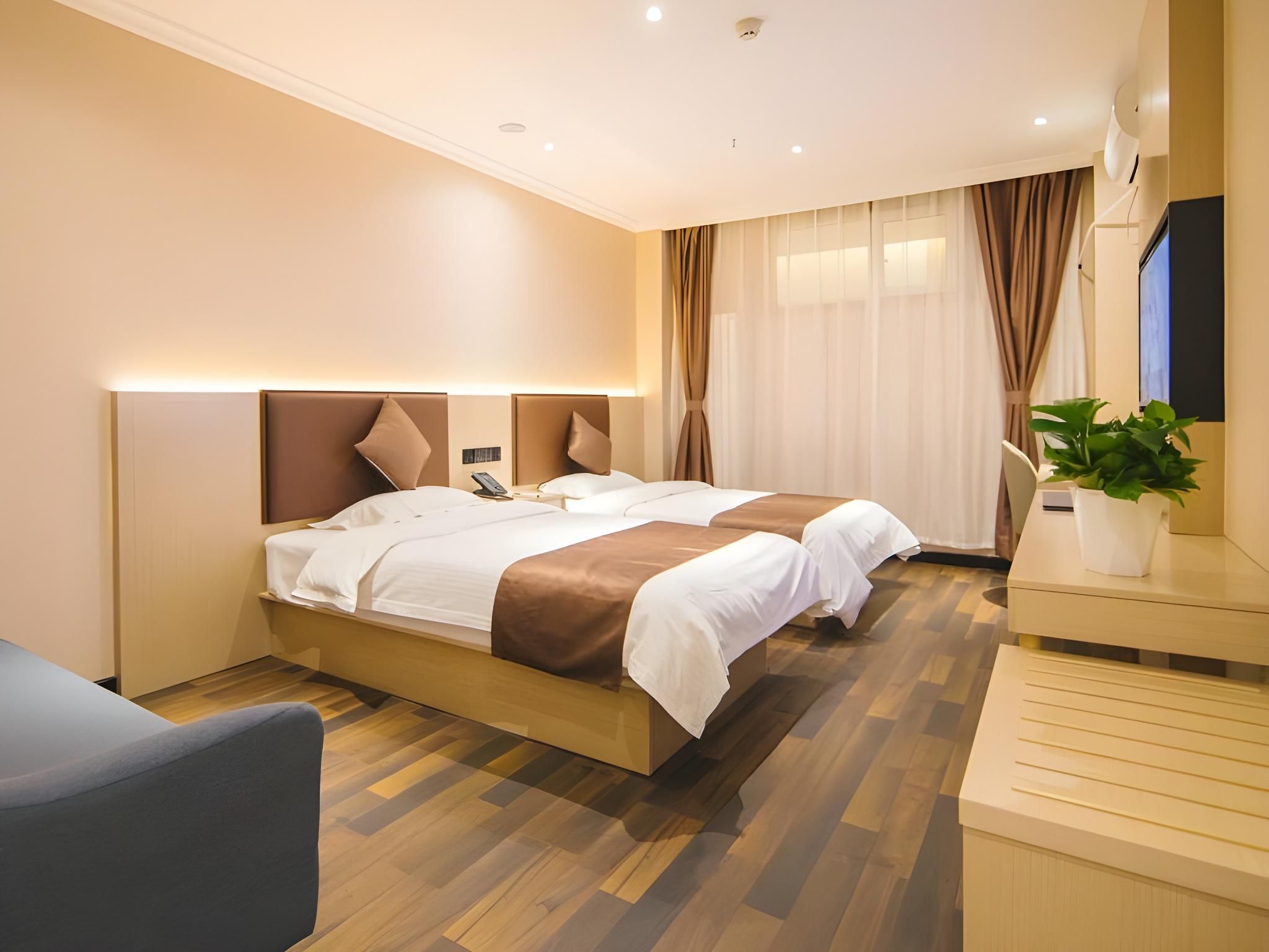 Twin Deluxe Room