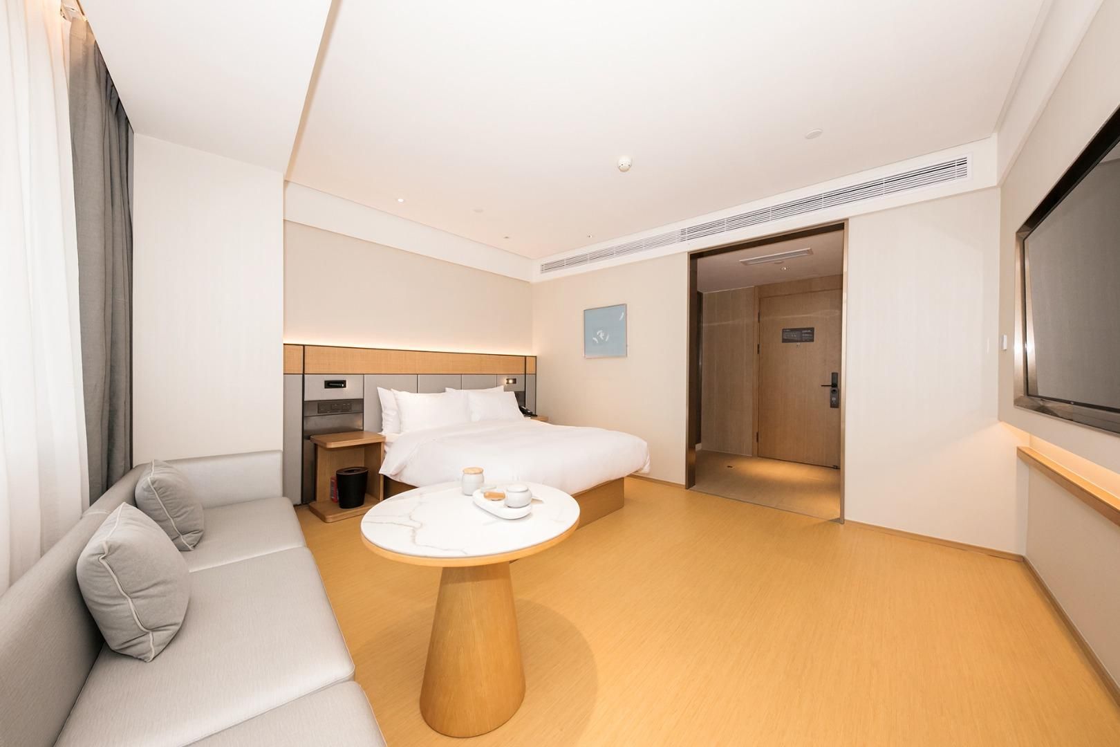 Huazhu - Room With Bed