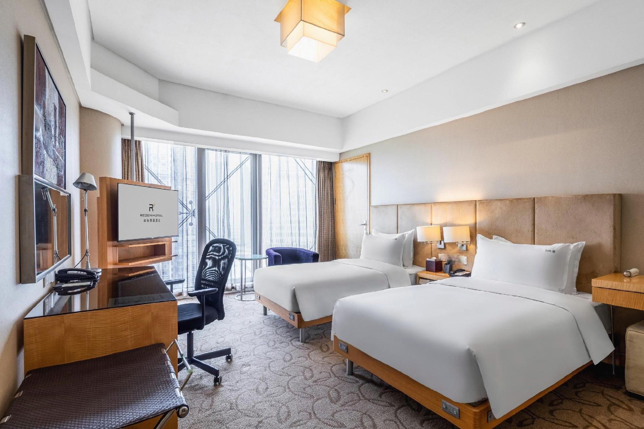 Rezen - Executive Twin Bed Room