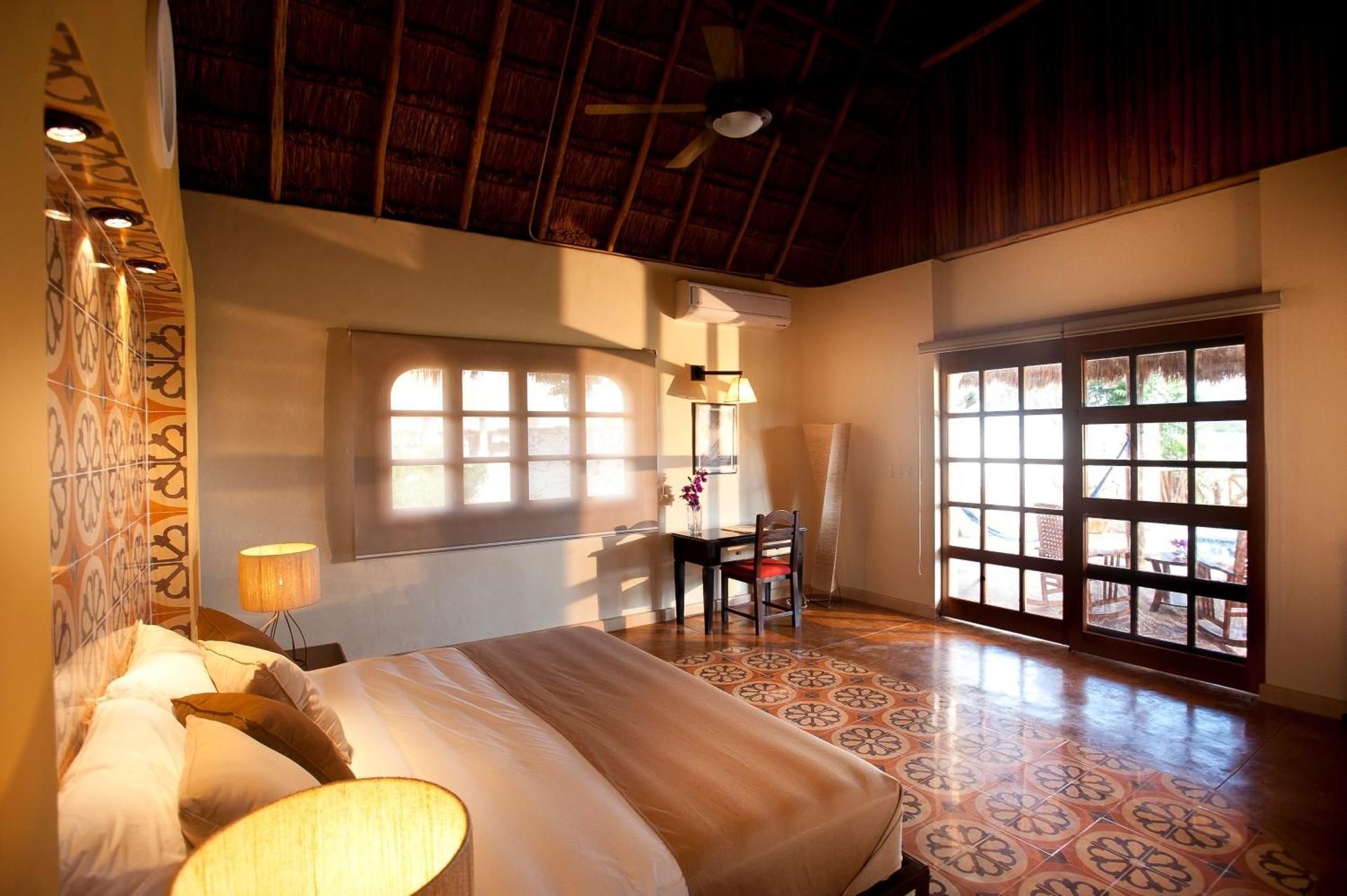 Superior King Room Palapa Roof