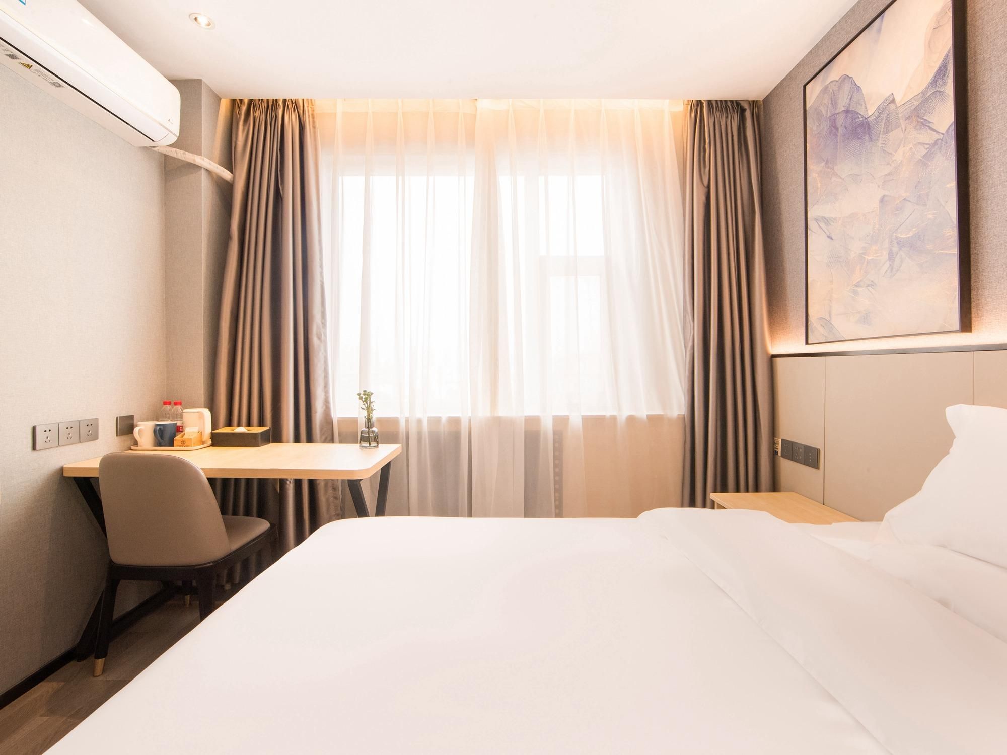 Business Queen Bed Room