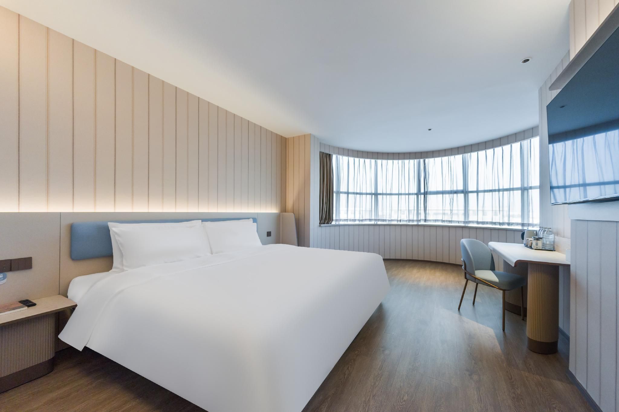Business Queen Bed Room