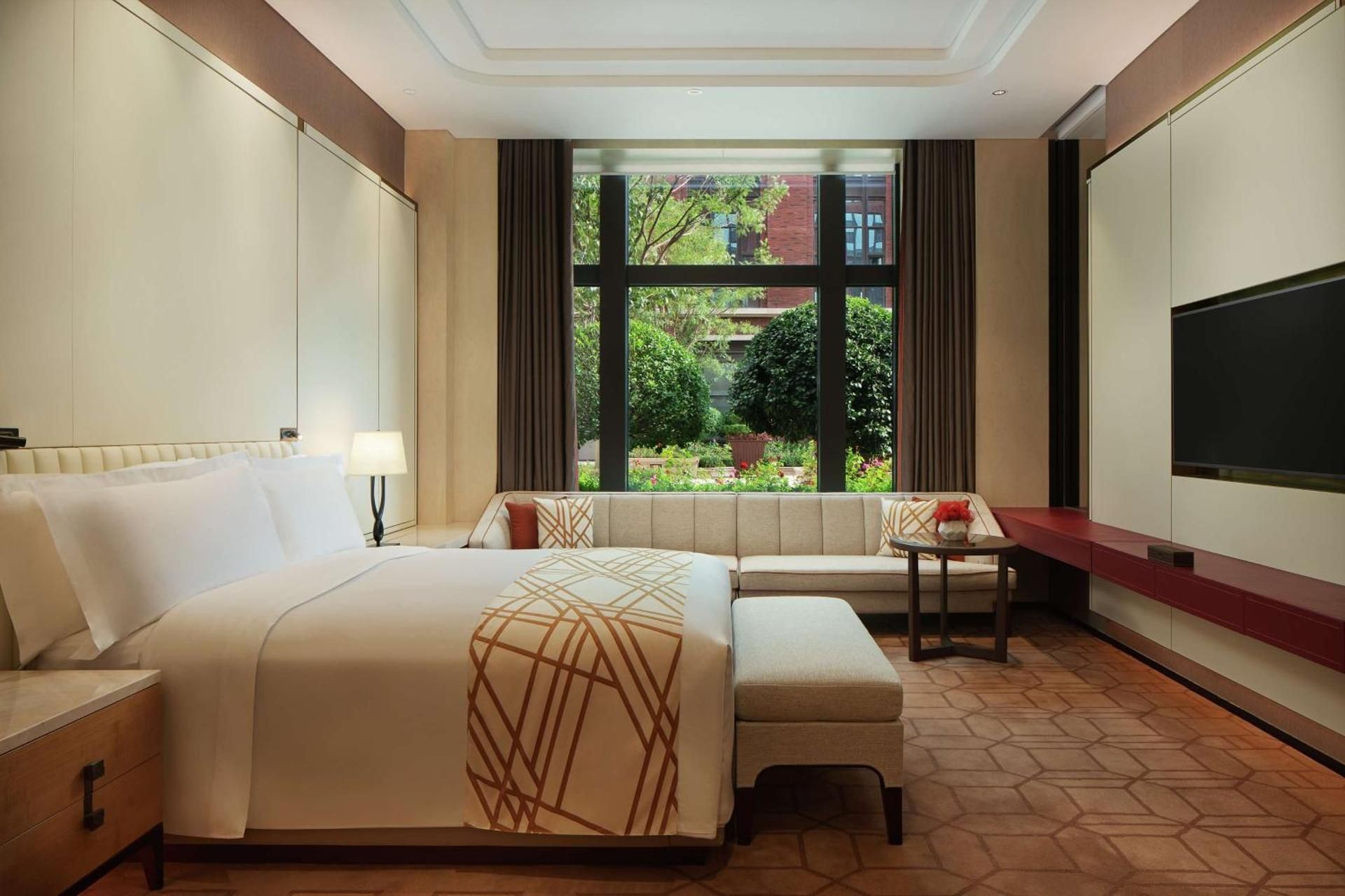 King Courtyard Suite