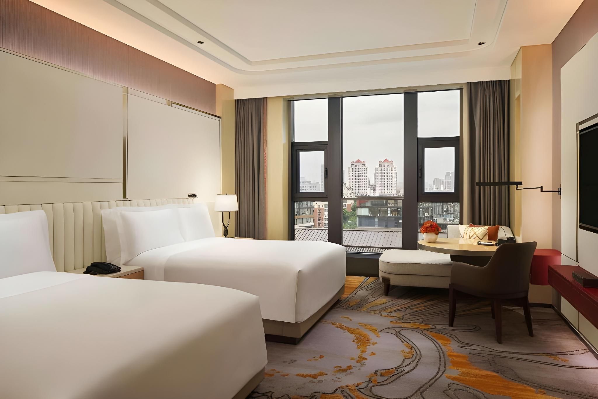 King Courtyard Suite