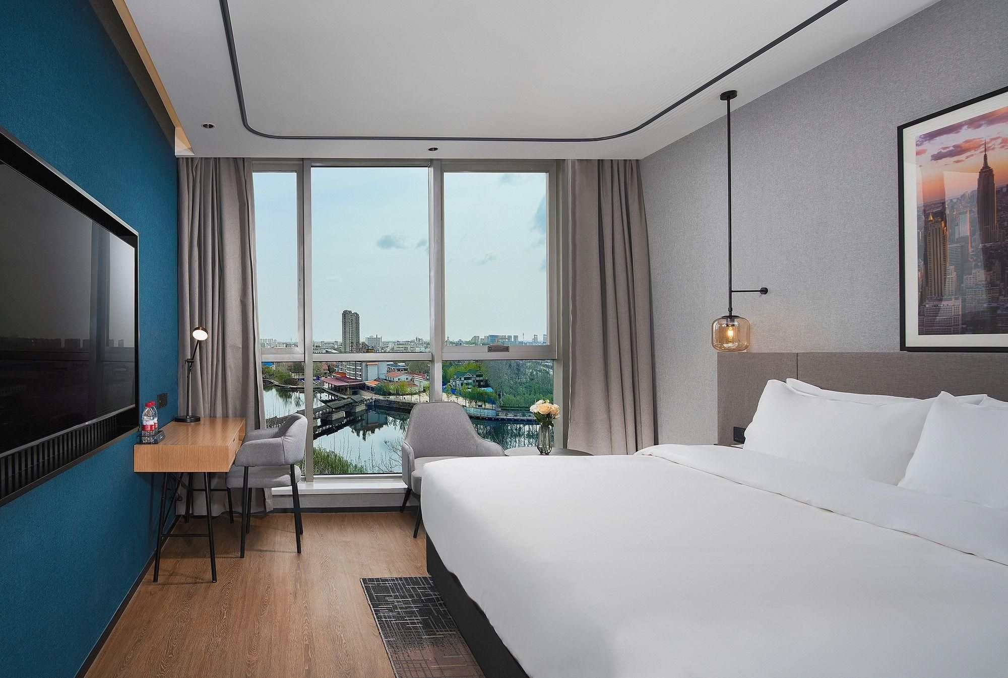 WH - 1 Bed Room with View