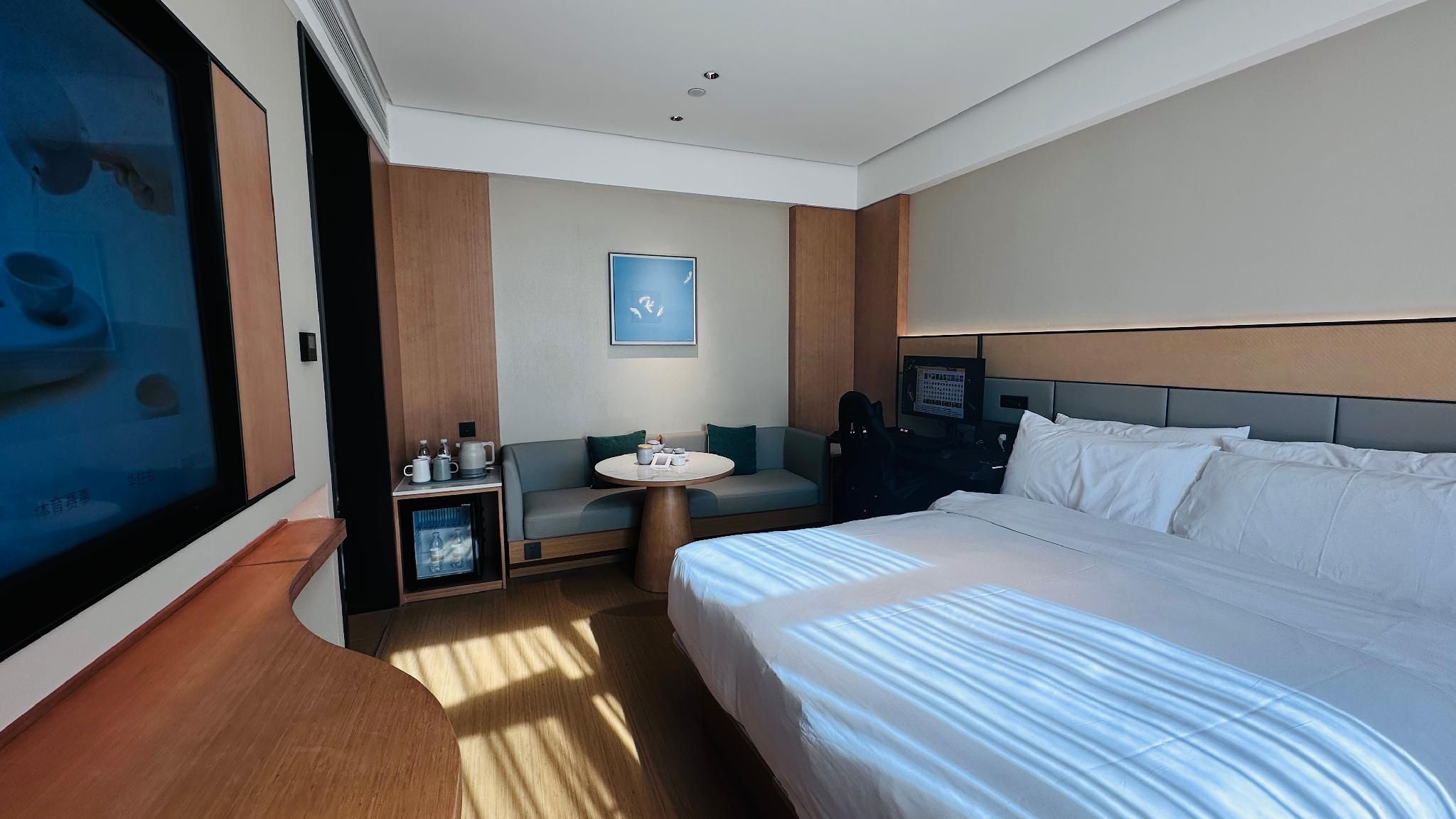 Single E-sports Queen Room