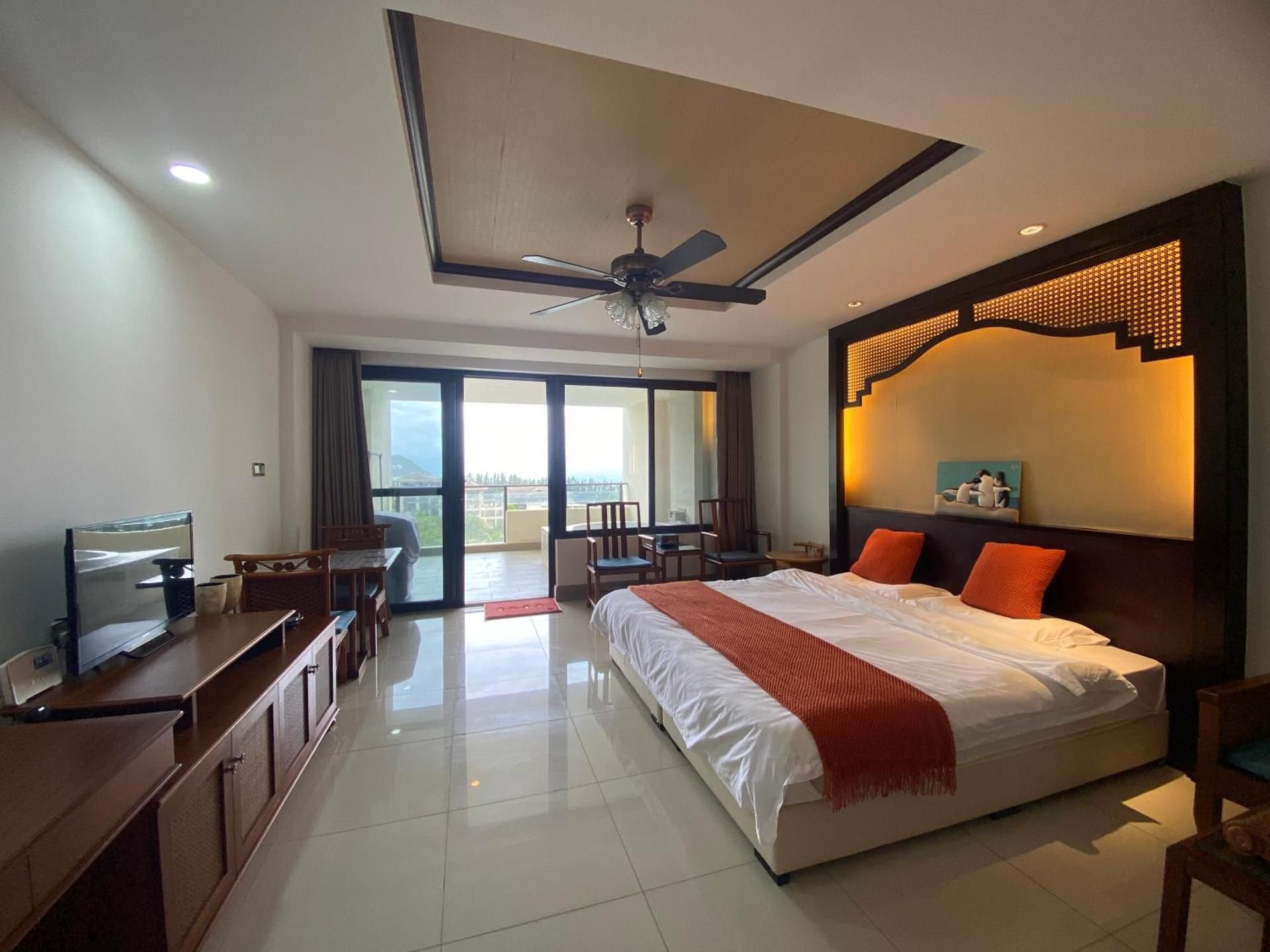 One-Bedroom Apartment with Garden View