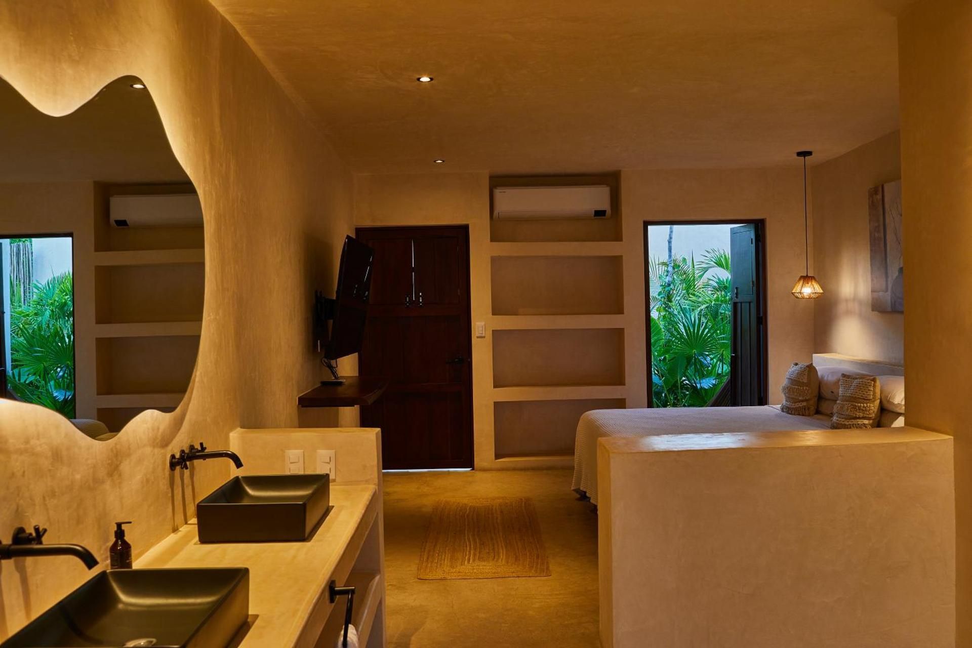 Aldea Itzamatul Deluxe King Room 2