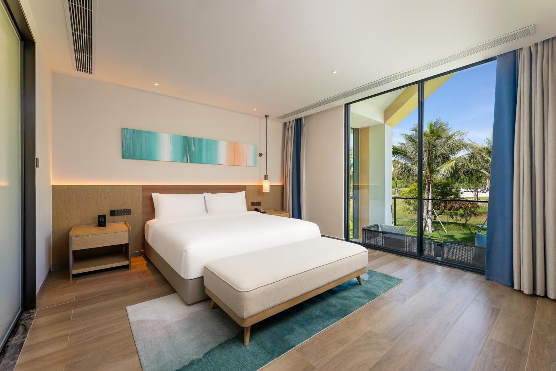 One-Bedroom King Suite