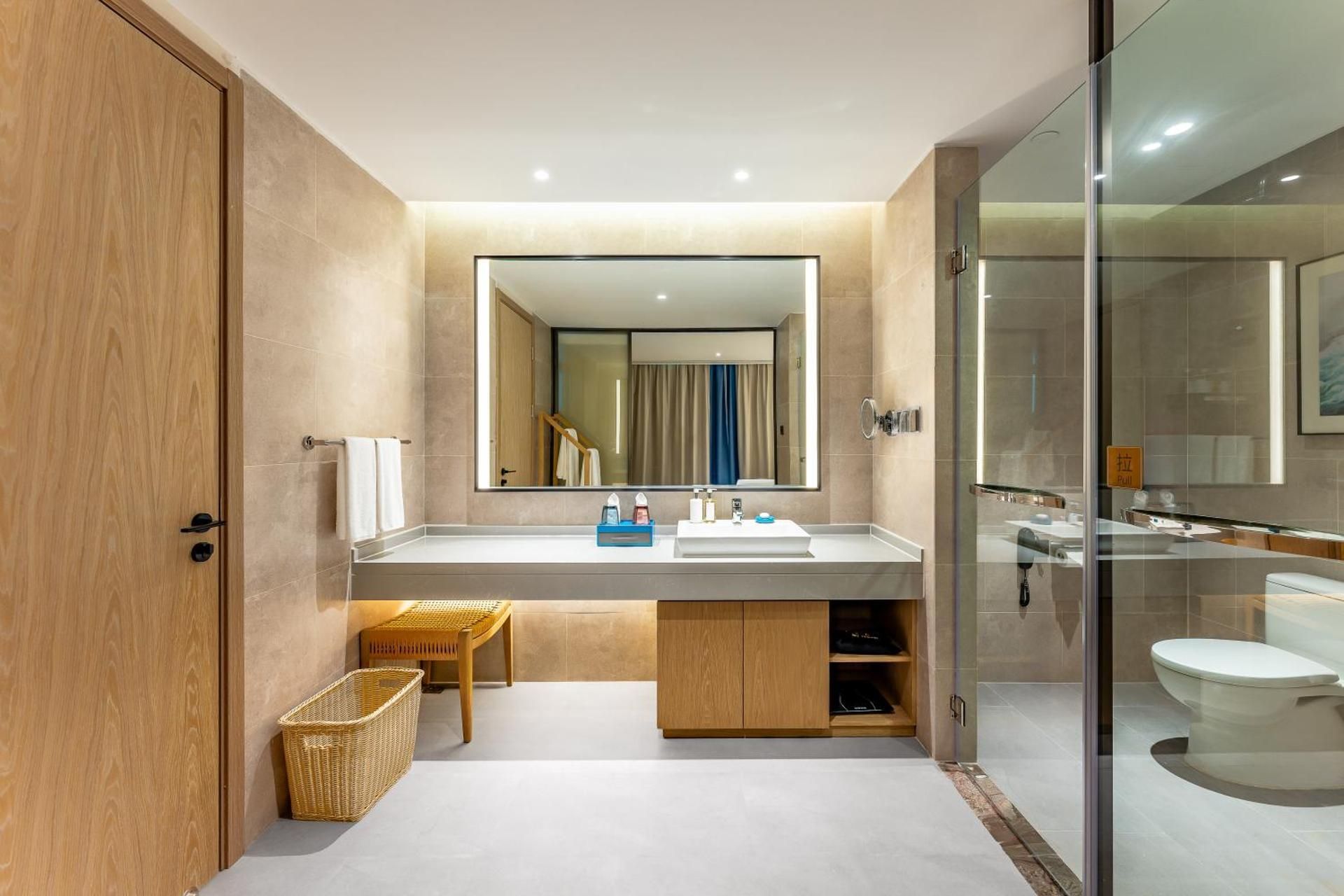 One-Bedroom Suite with Forest and Sea View