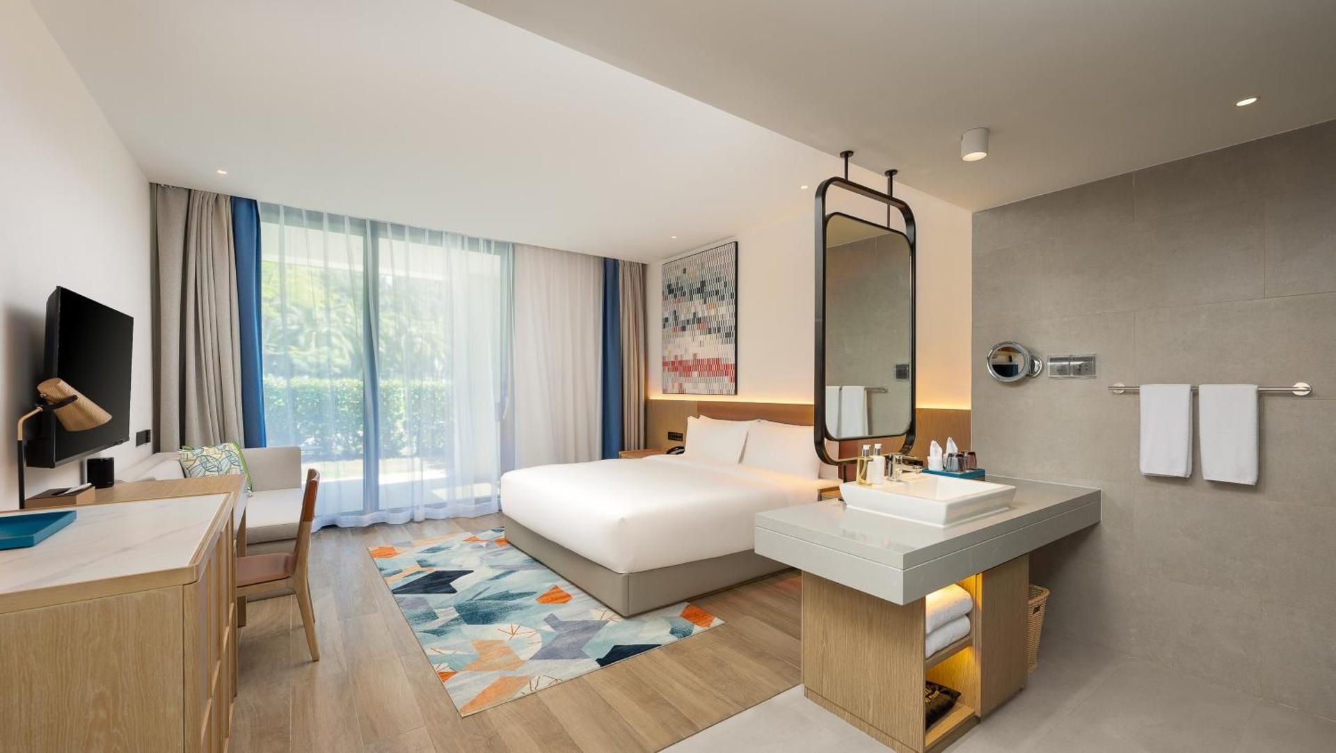 King Room with Side Sea View - Non-Smoking