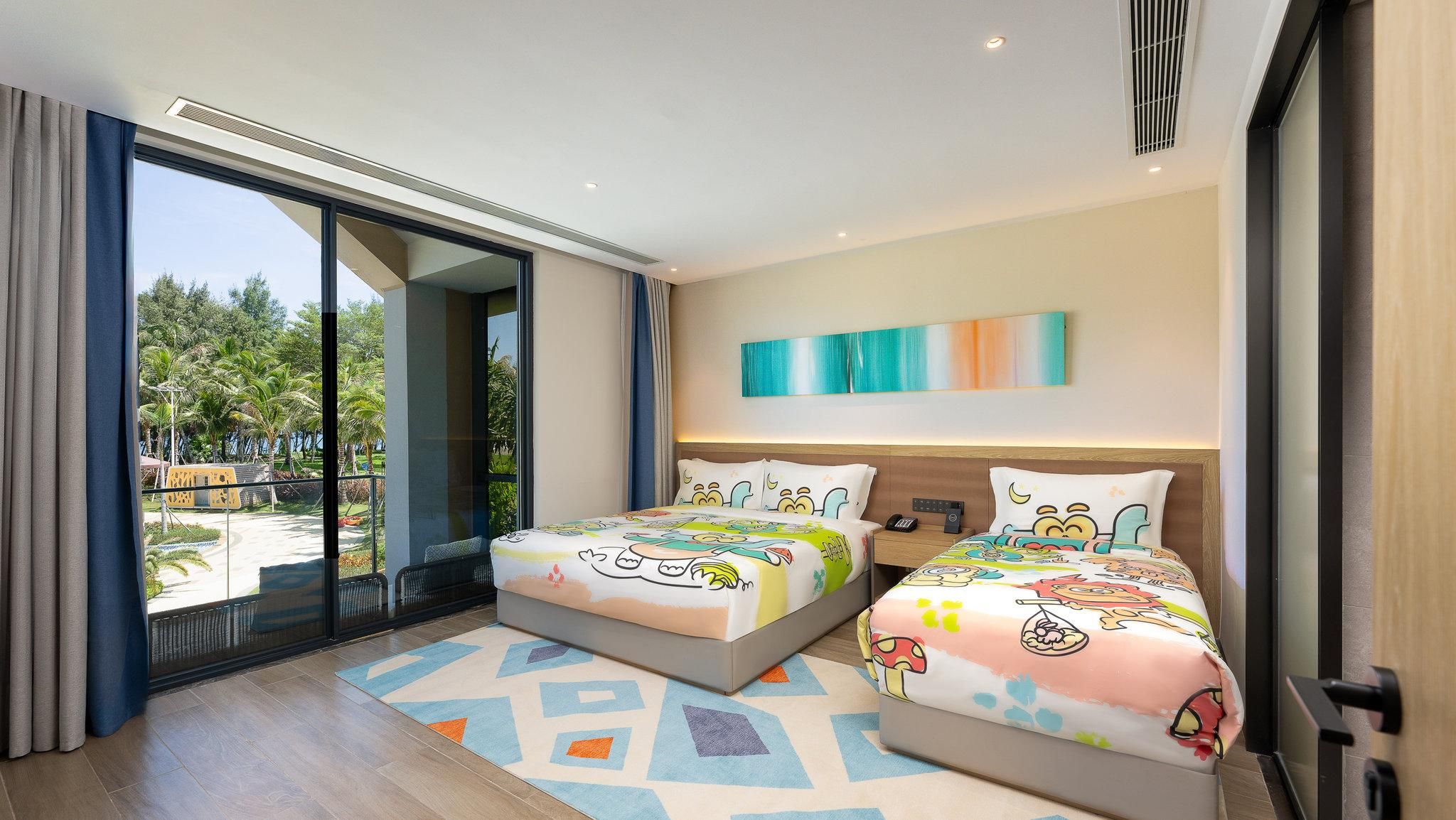 1 Bedroom Suite 1 King 1 Twin Kids Theme