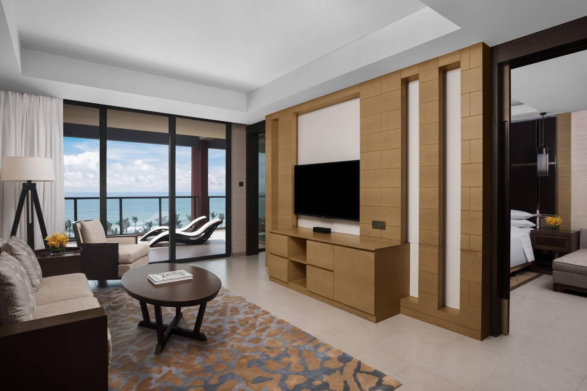North Ocean Bath Suite, 1 Bedroom Suite, 1 King, North Tower, Balcony