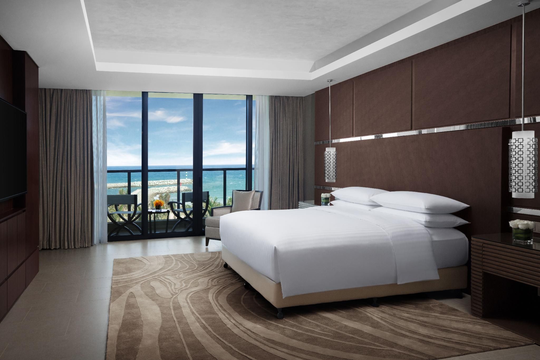 Marriott Suite, 1 Bedroom Suite, 1 King, Ocean view, Balcony