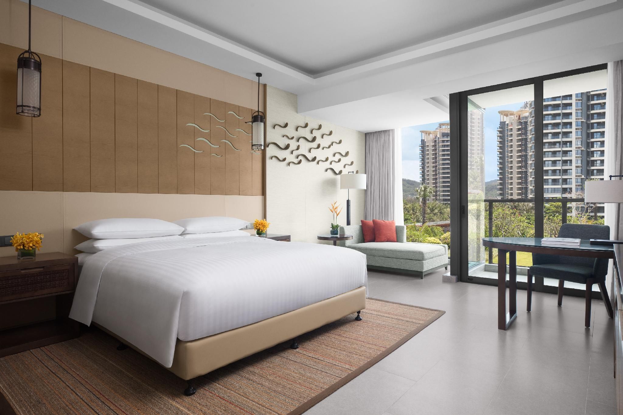 North Garden King, Guest room, 1 King, Garden view, North Tower, Low floor, Balcony