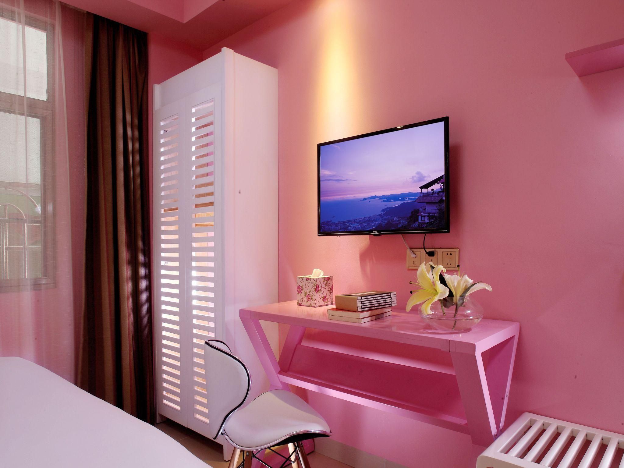 Standard Queen Bed