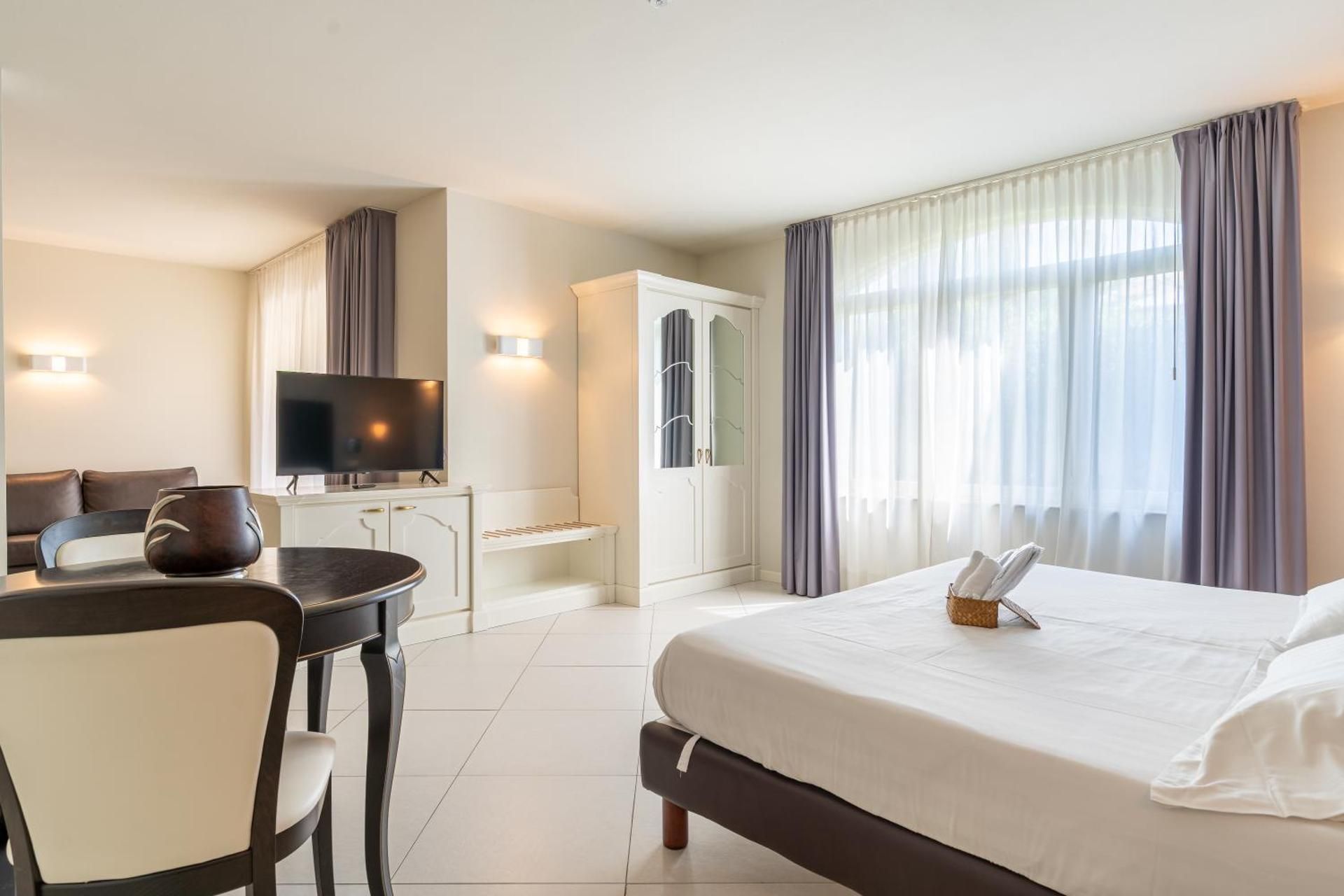 Junior Suite with Garden View
